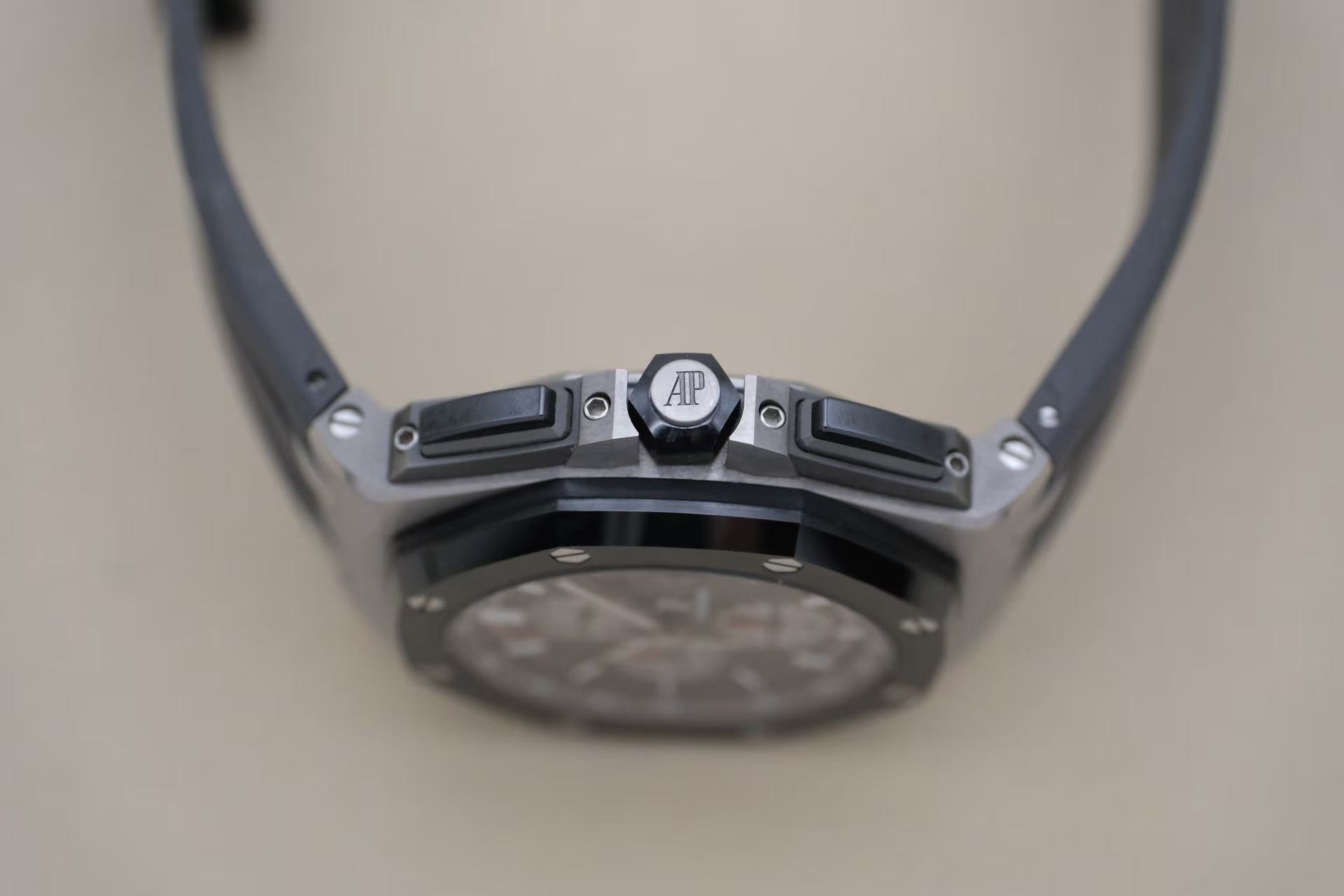Audemars Piguet 26400IO.OO.A004CA.01 detail 4