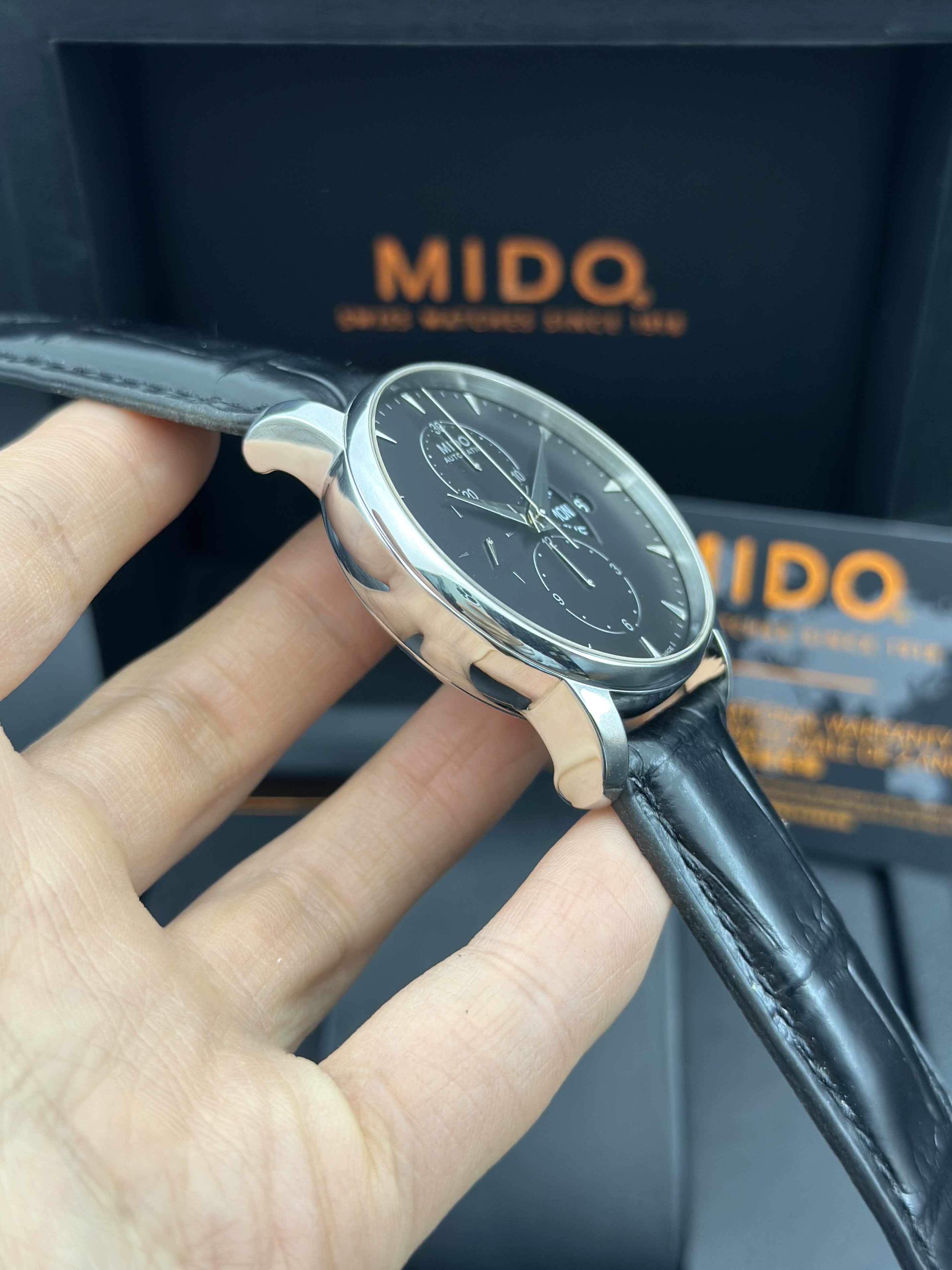 Mido M8607.4.18.8 detail 1