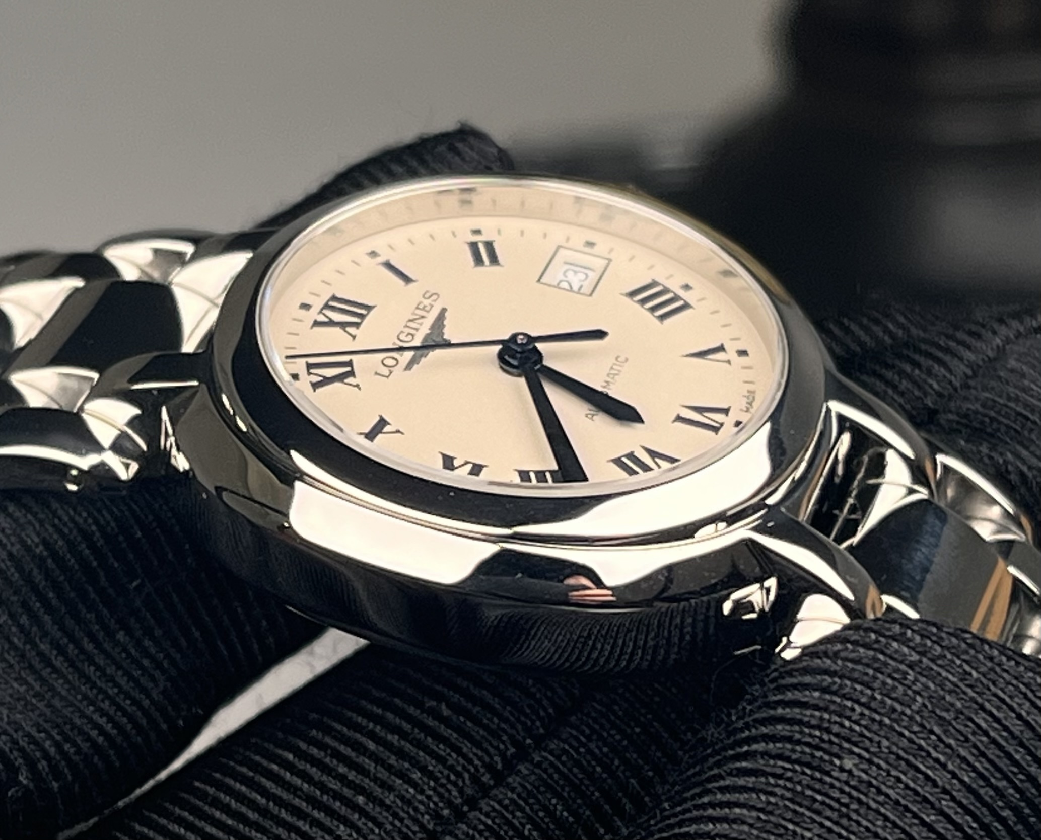Longines L8.113.4.71.6 detail 3