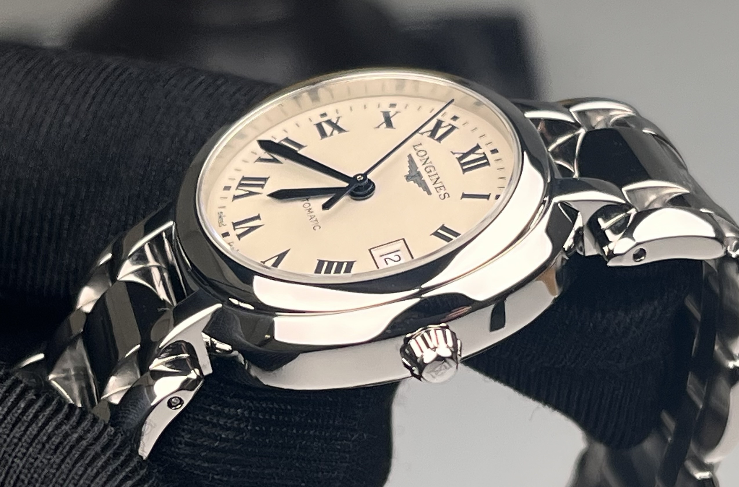 Longines L8.113.4.71.6 detail 4