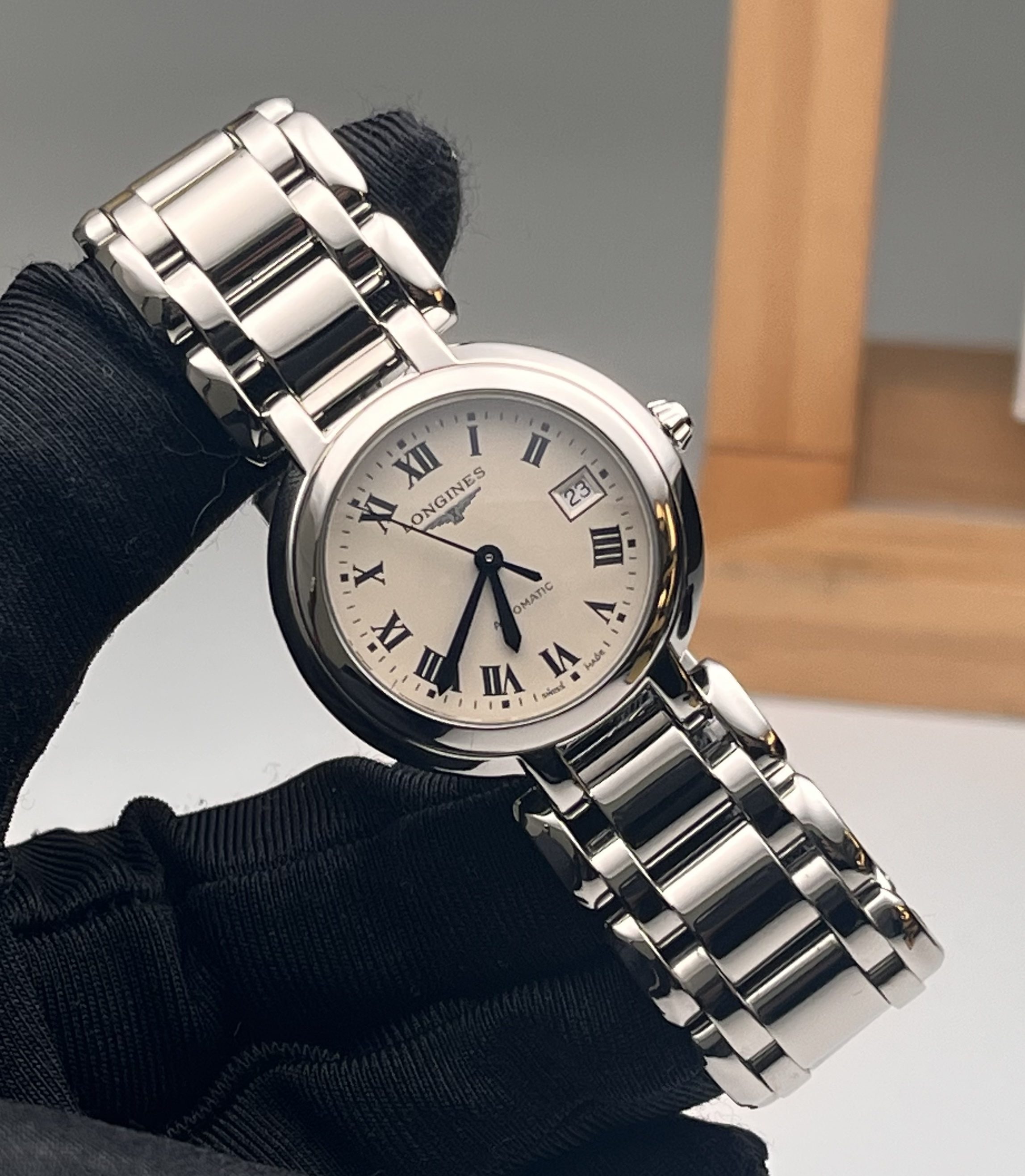 Longines L8.113.4.71.6 detail 1