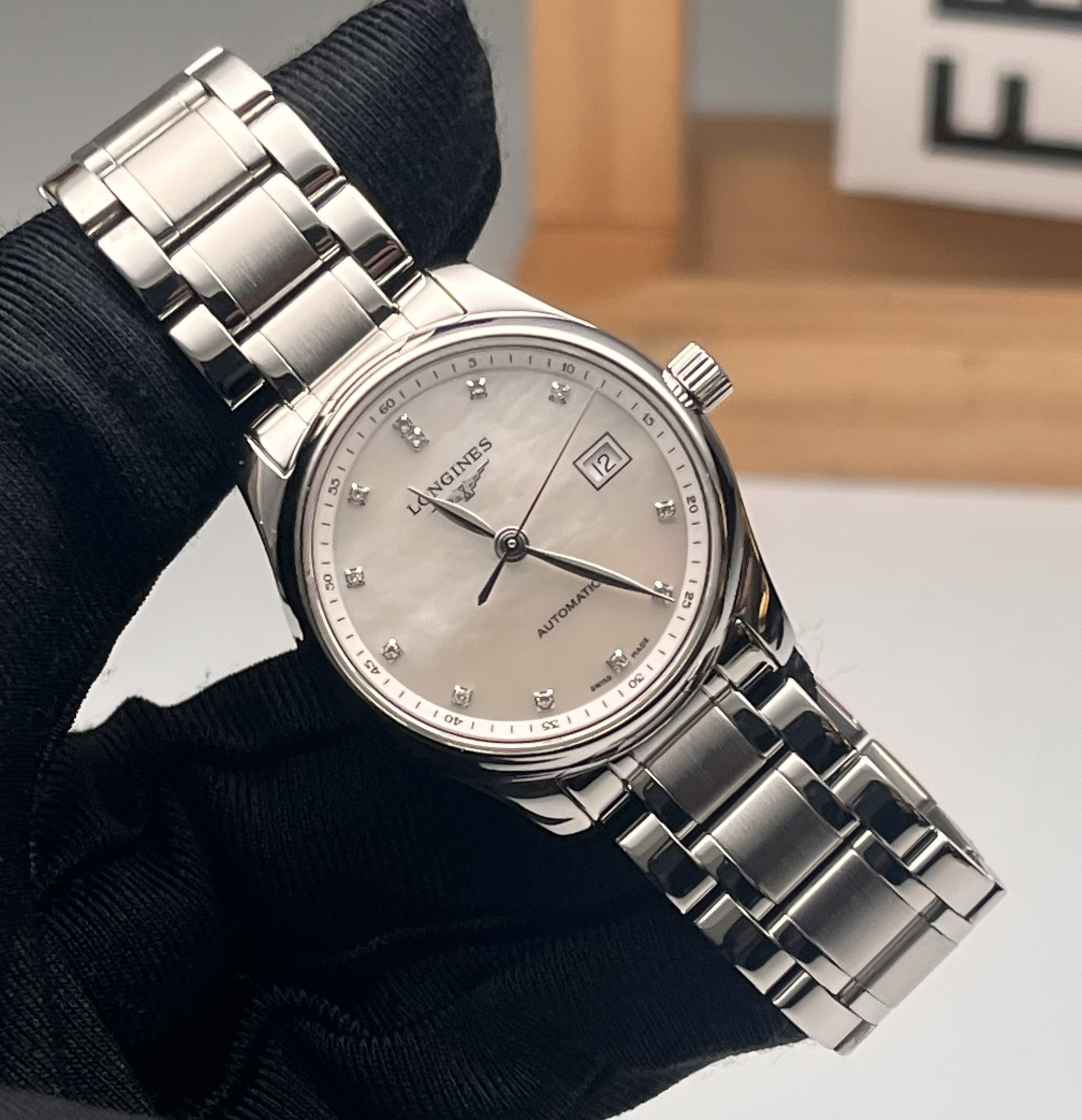 Longines L2.257.4.87.6 detail 1