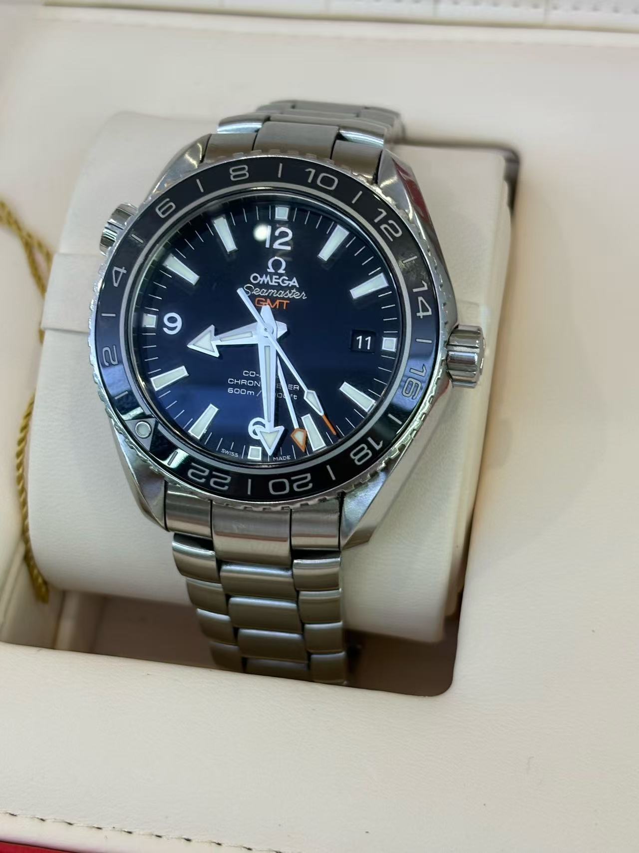 Omega 232.30.44.22.01.001 detail 1