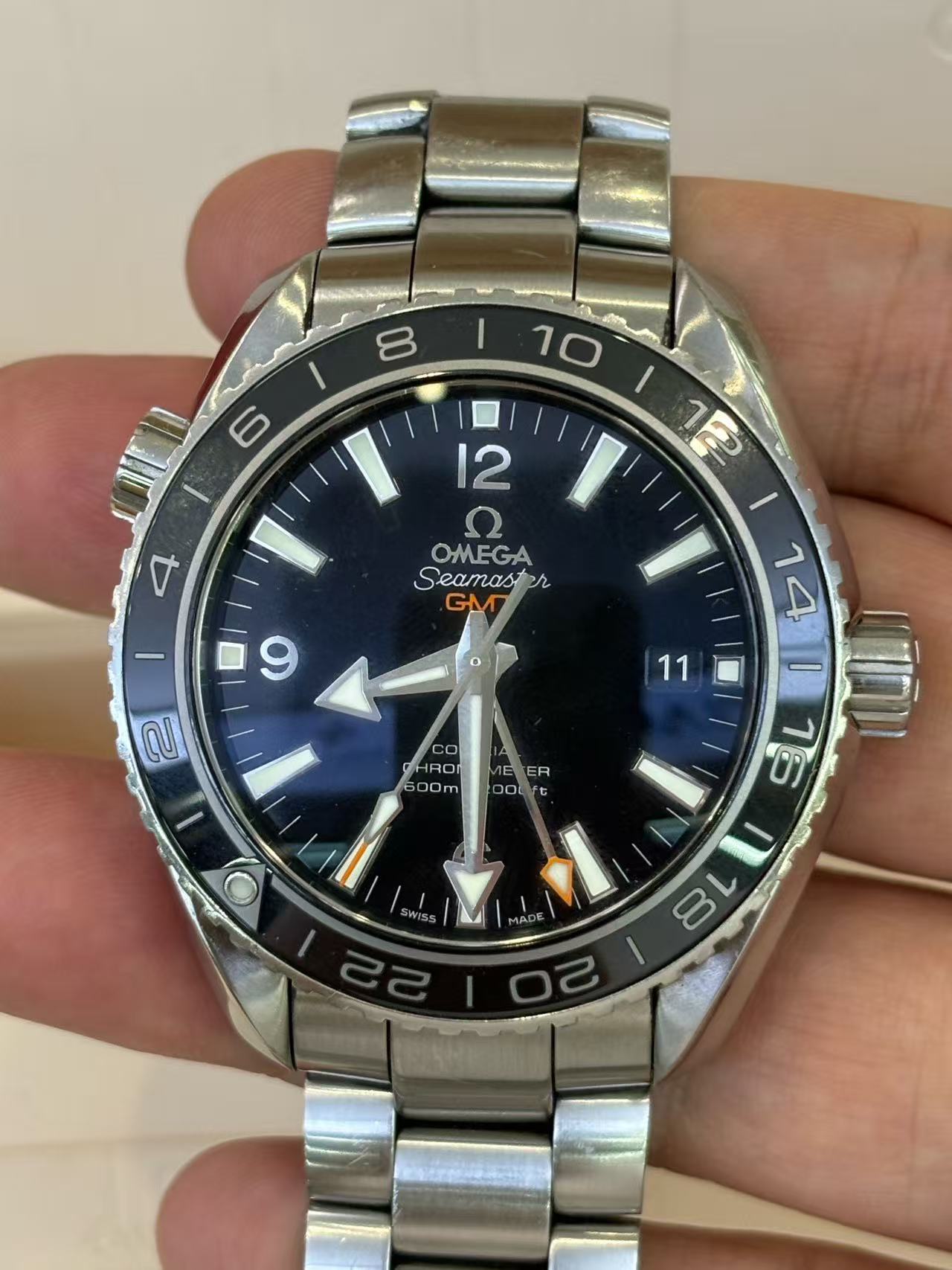 Omega 232.30.44.22.01.001 detail 2