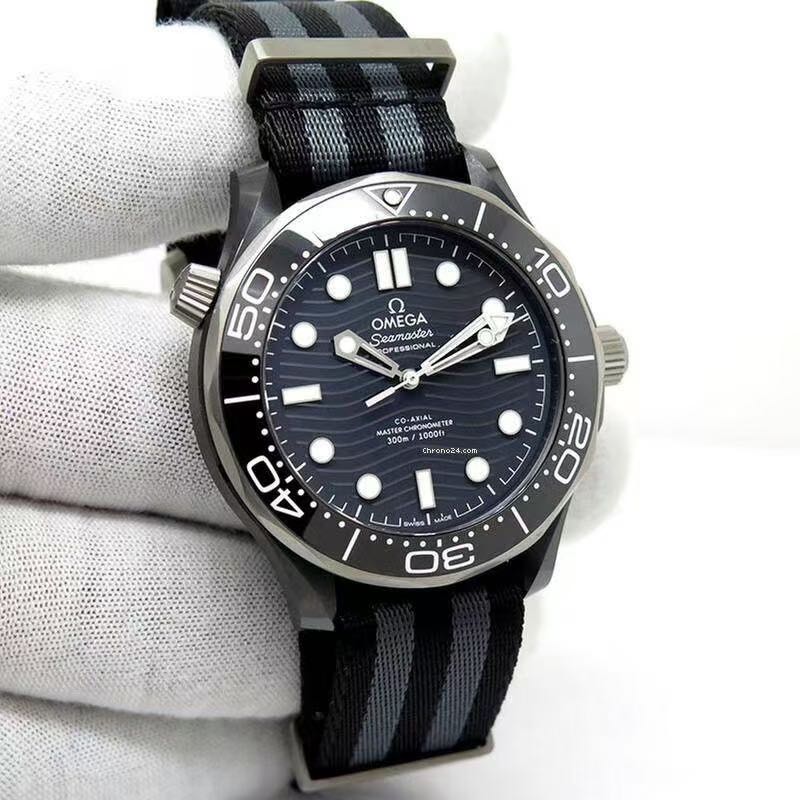 Omega 210.92.44.20.01.002 detail 3