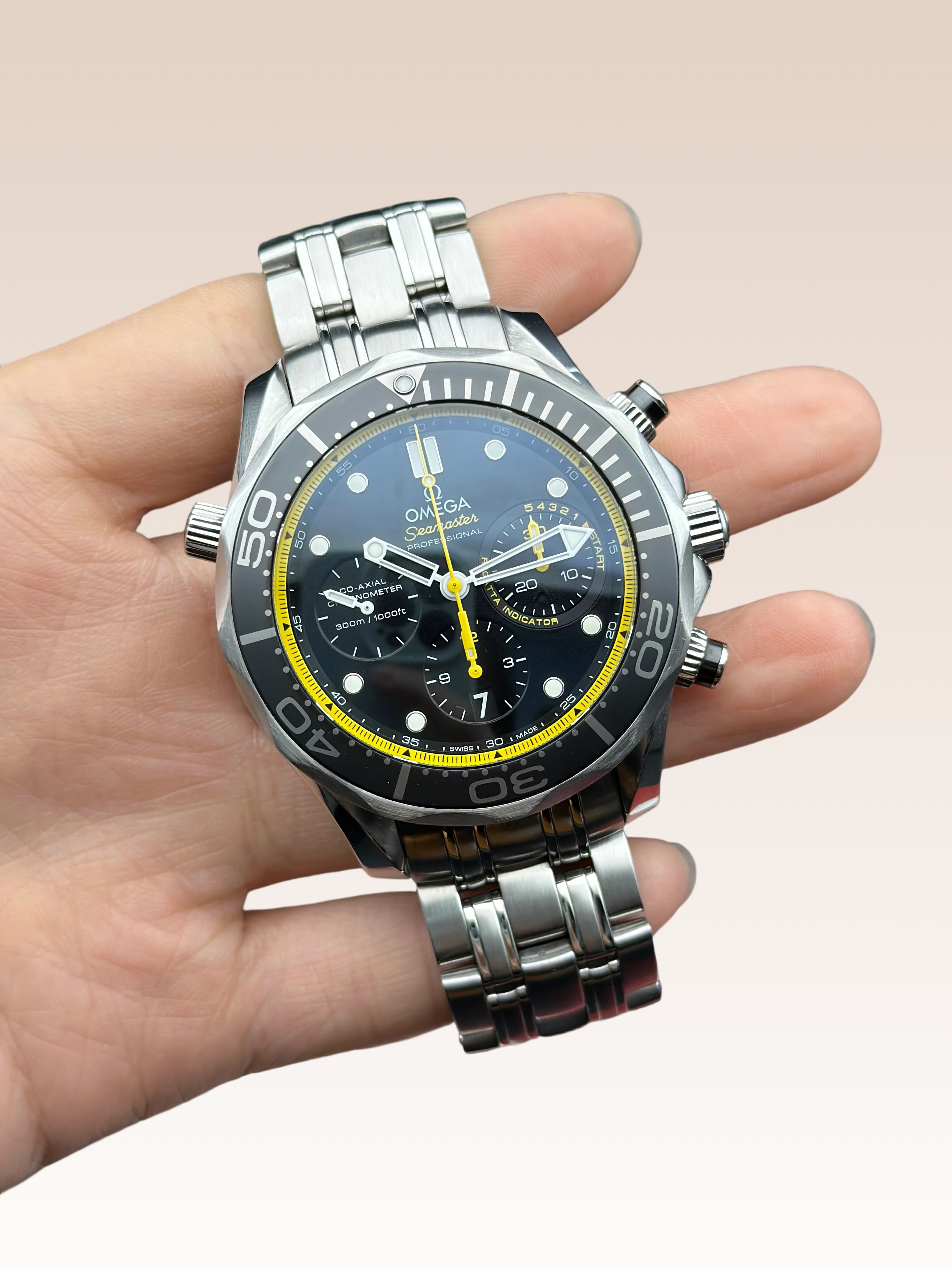 Omega 212.30.44.50.01.002 detail 2