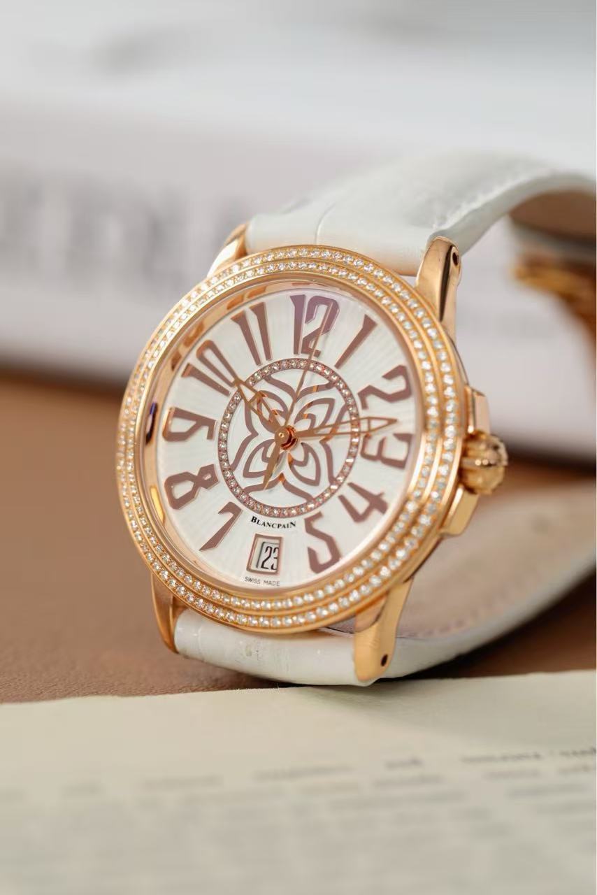 Blancpain 3300-3728-64B detail 2