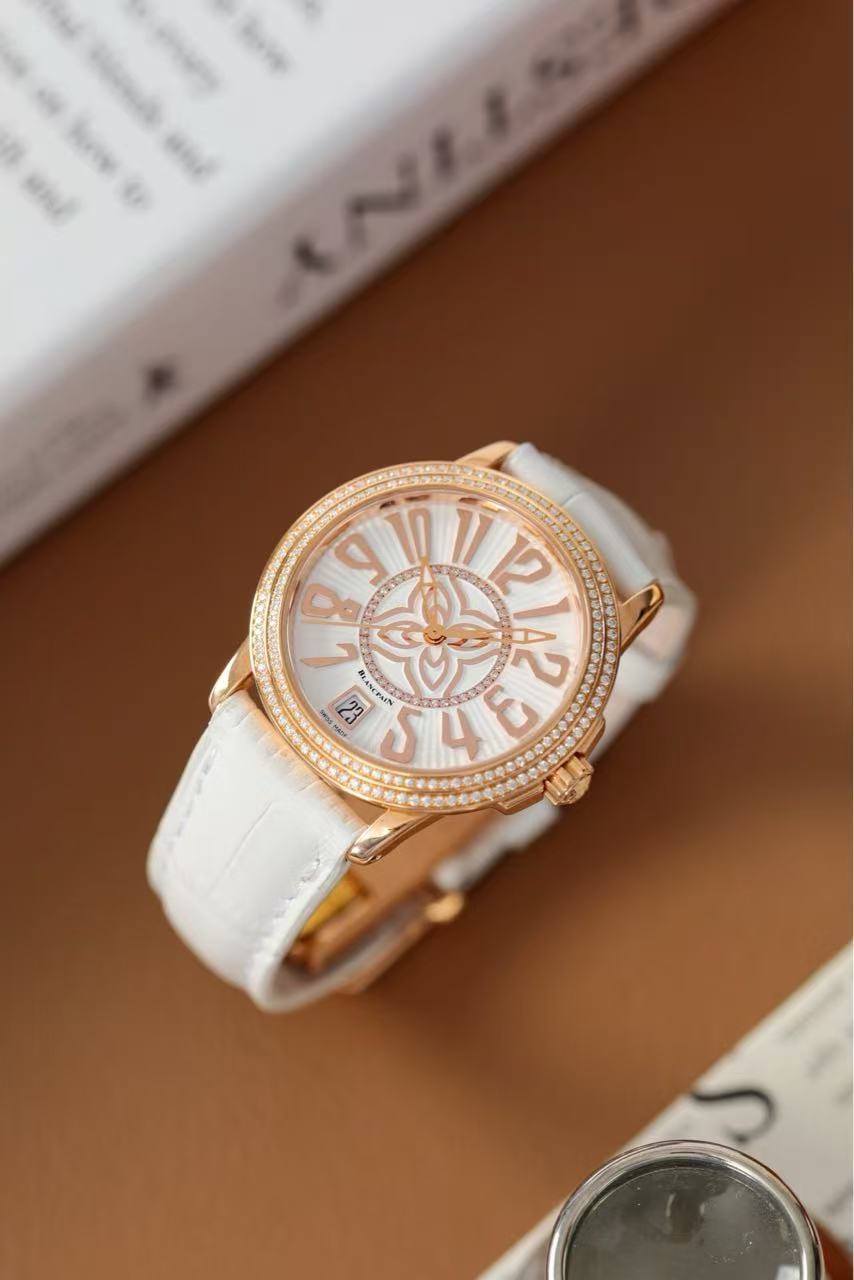 Blancpain 3300-3728-64B detail 3