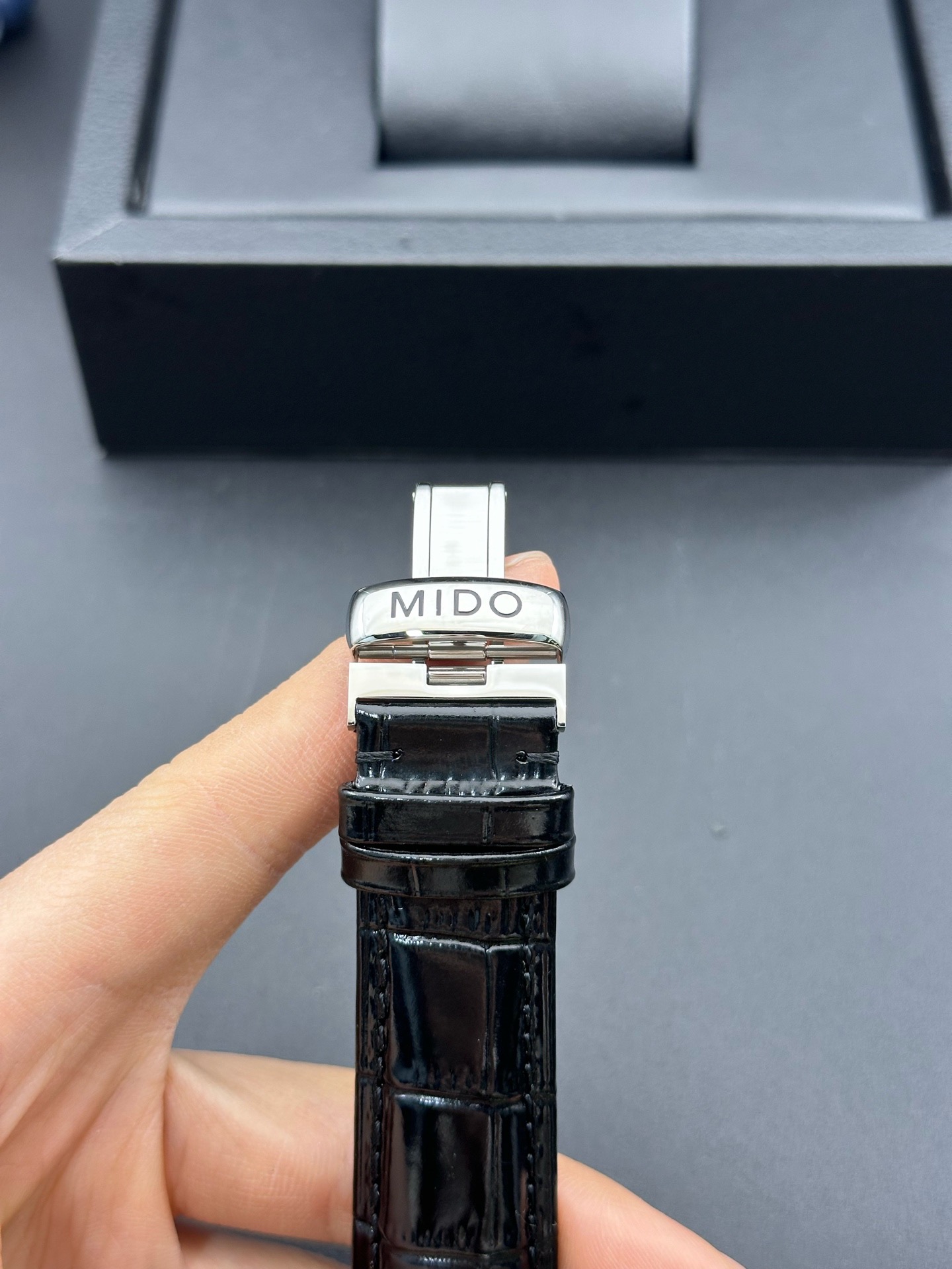 Mido M8605.4.18.8 detail 4