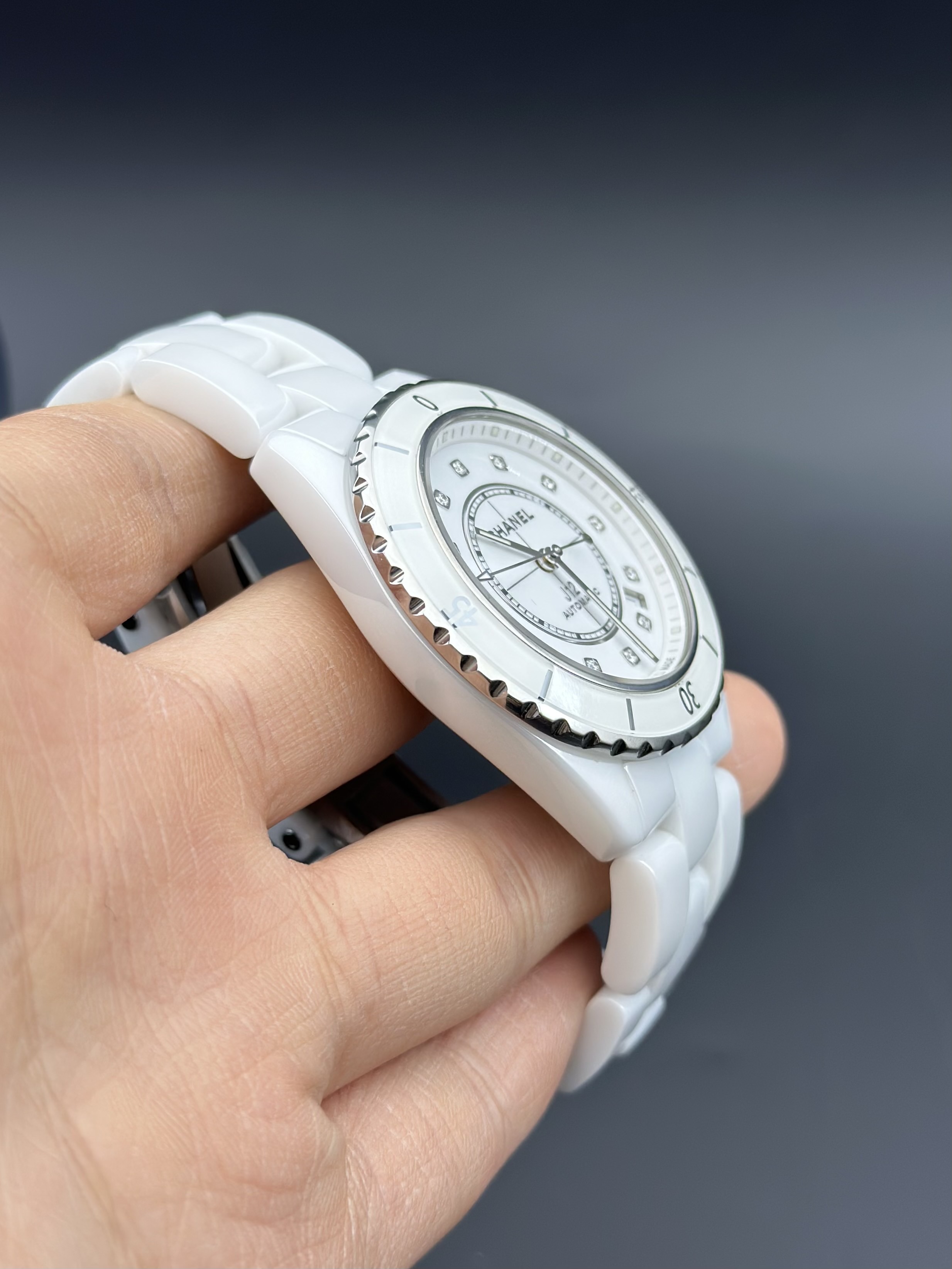Chanel H5705 detail 3