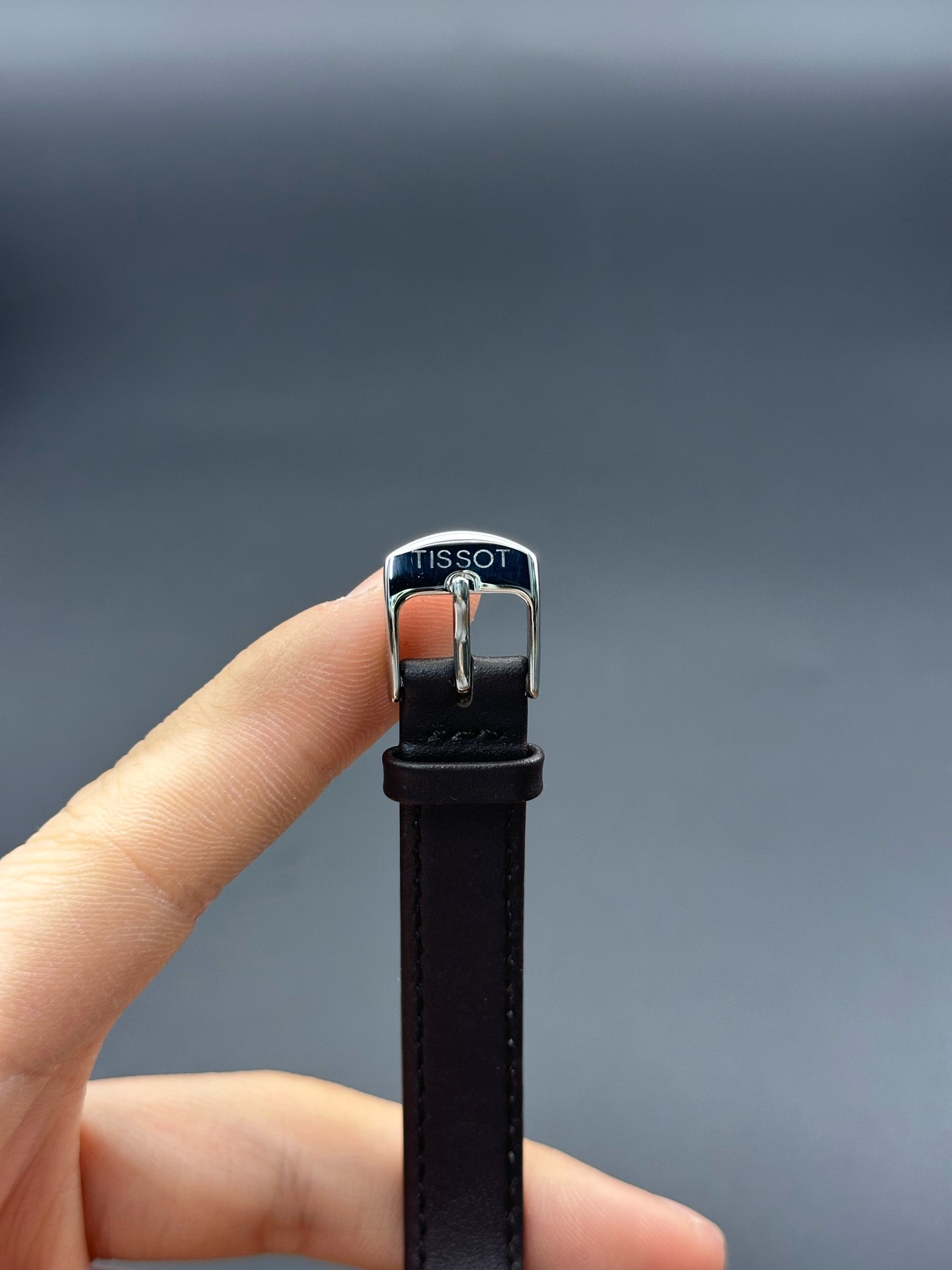 Tissot T084.210.22.117.00 detail 5