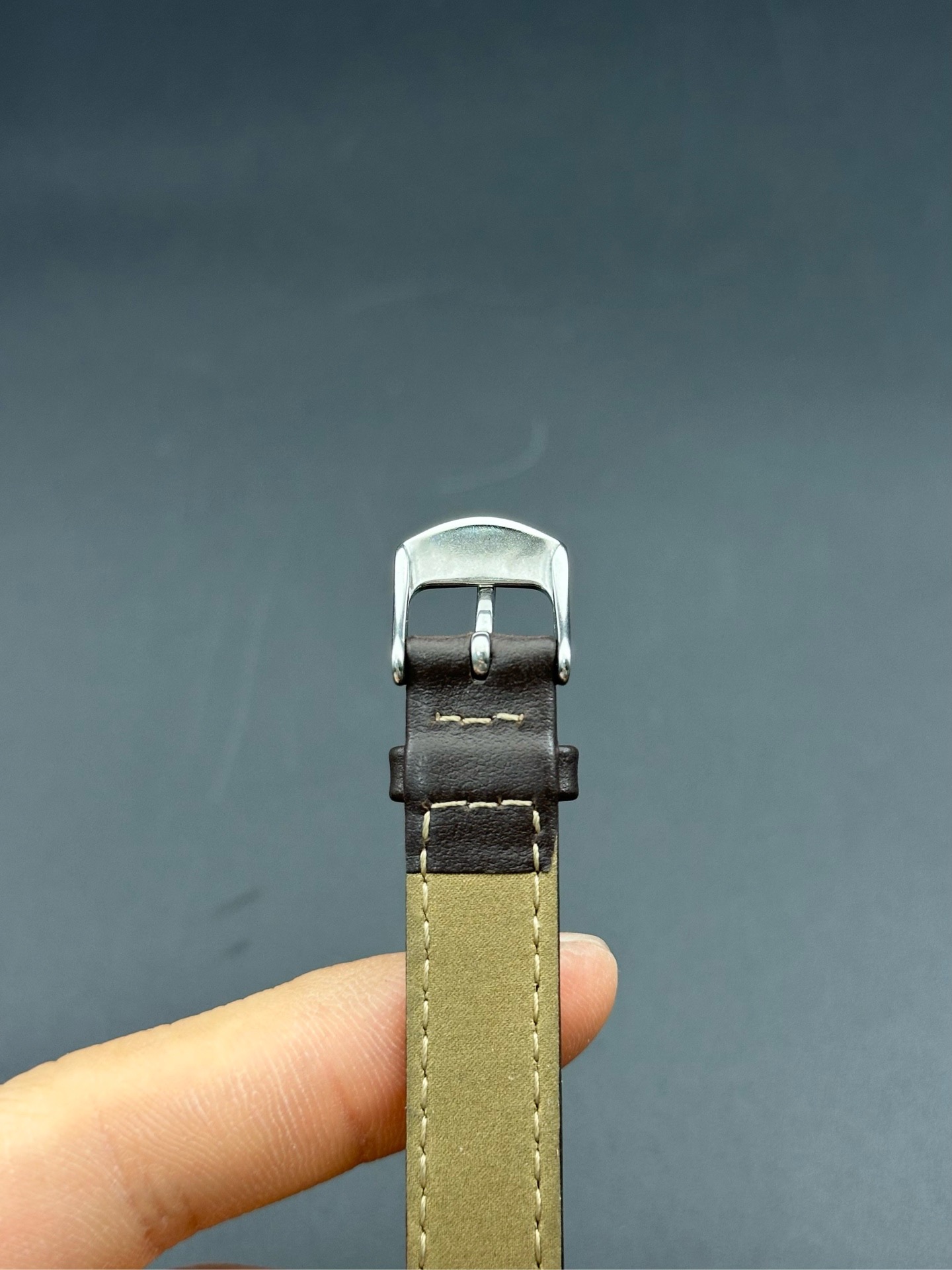 Tissot T084.210.22.117.00 detail 6