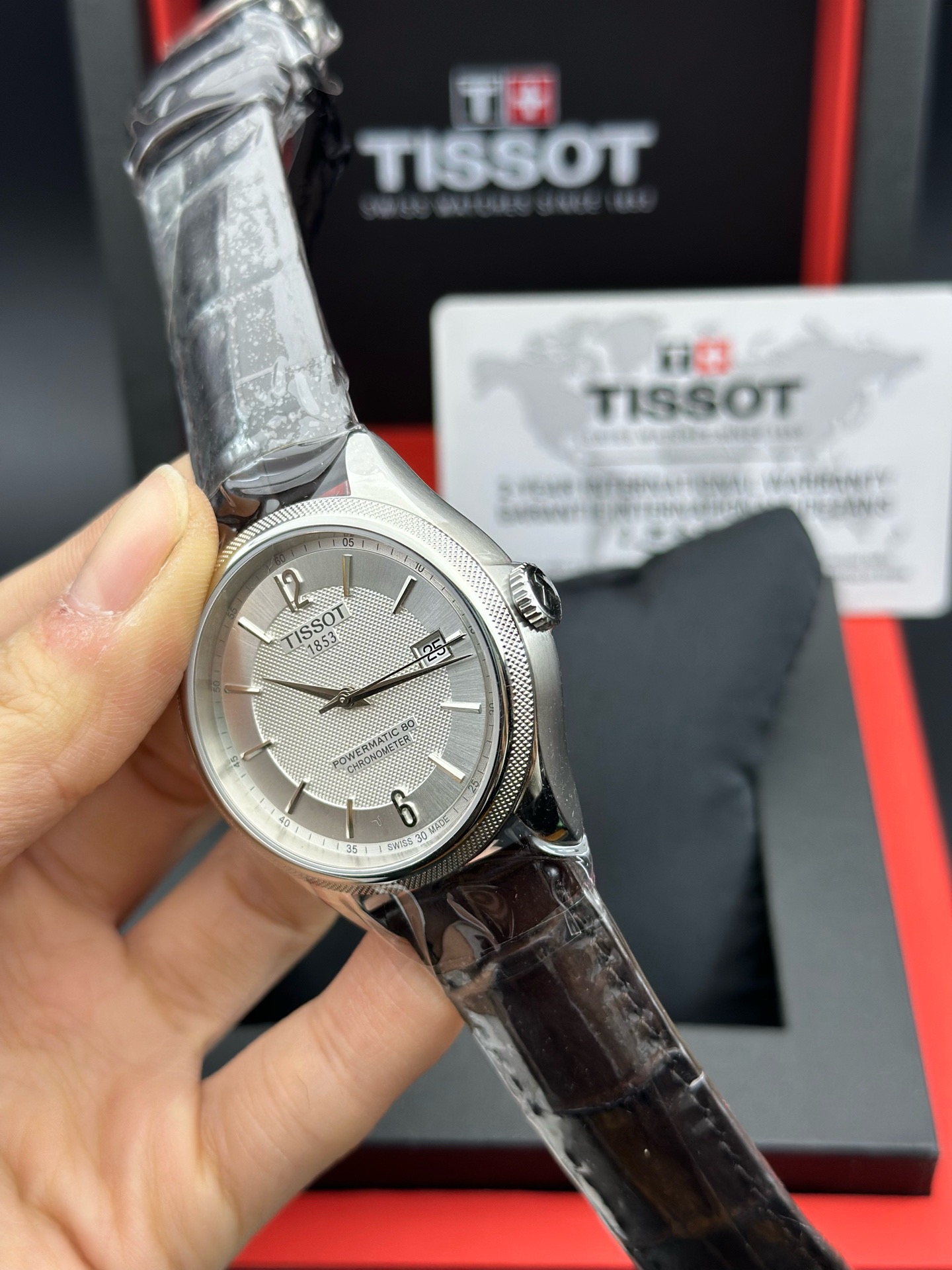 Tissot T108.408.16.037.00 detail 3