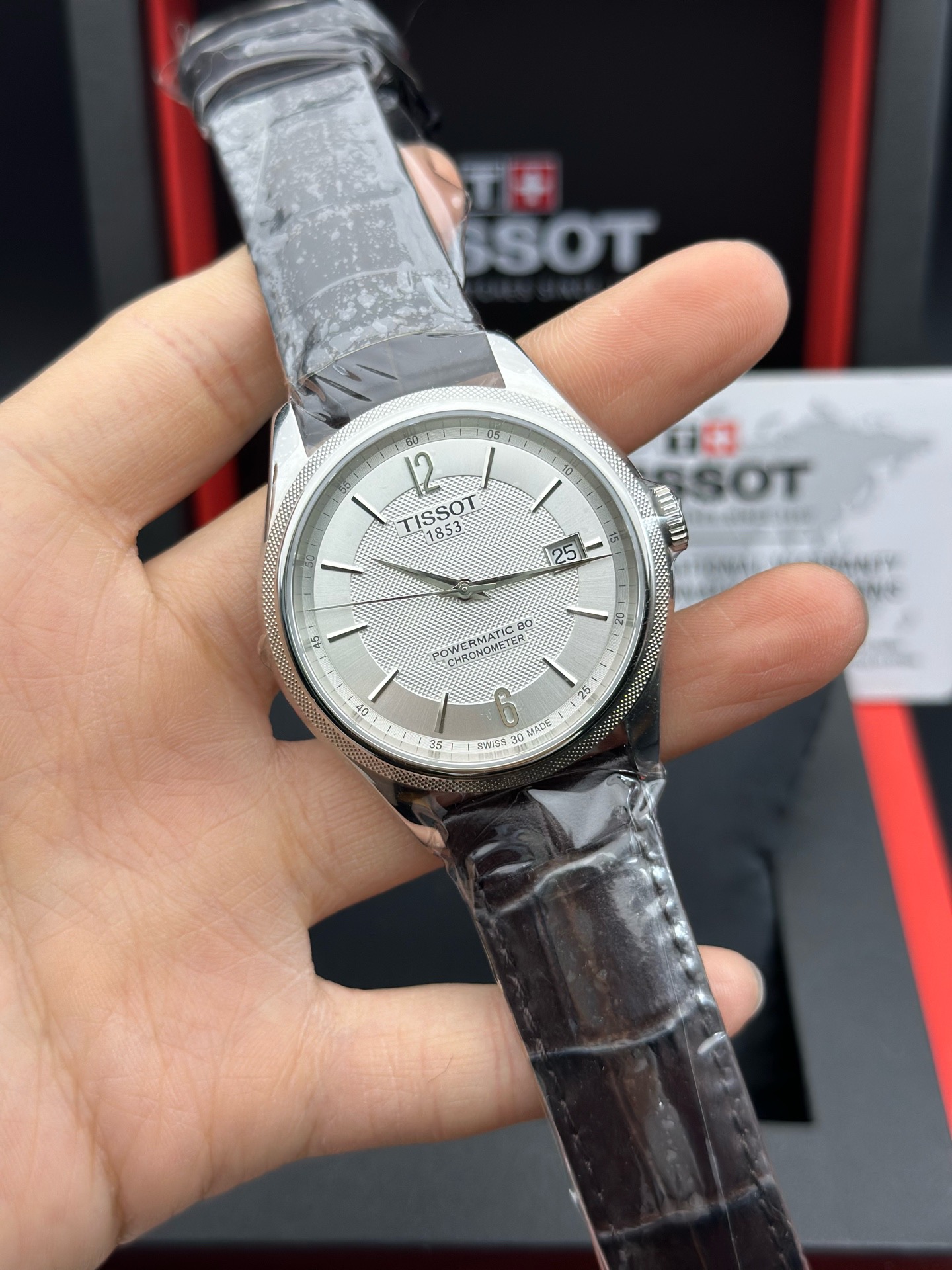 Tissot T108.408.16.037.00 detail 1