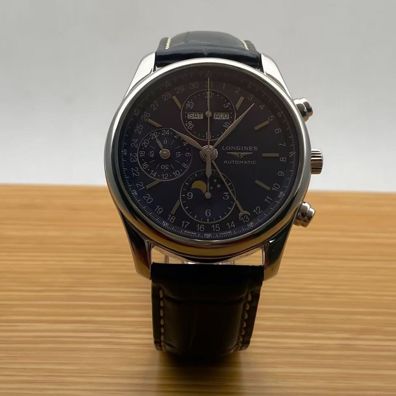 Longines L2.673.4.92.0 detail 2
