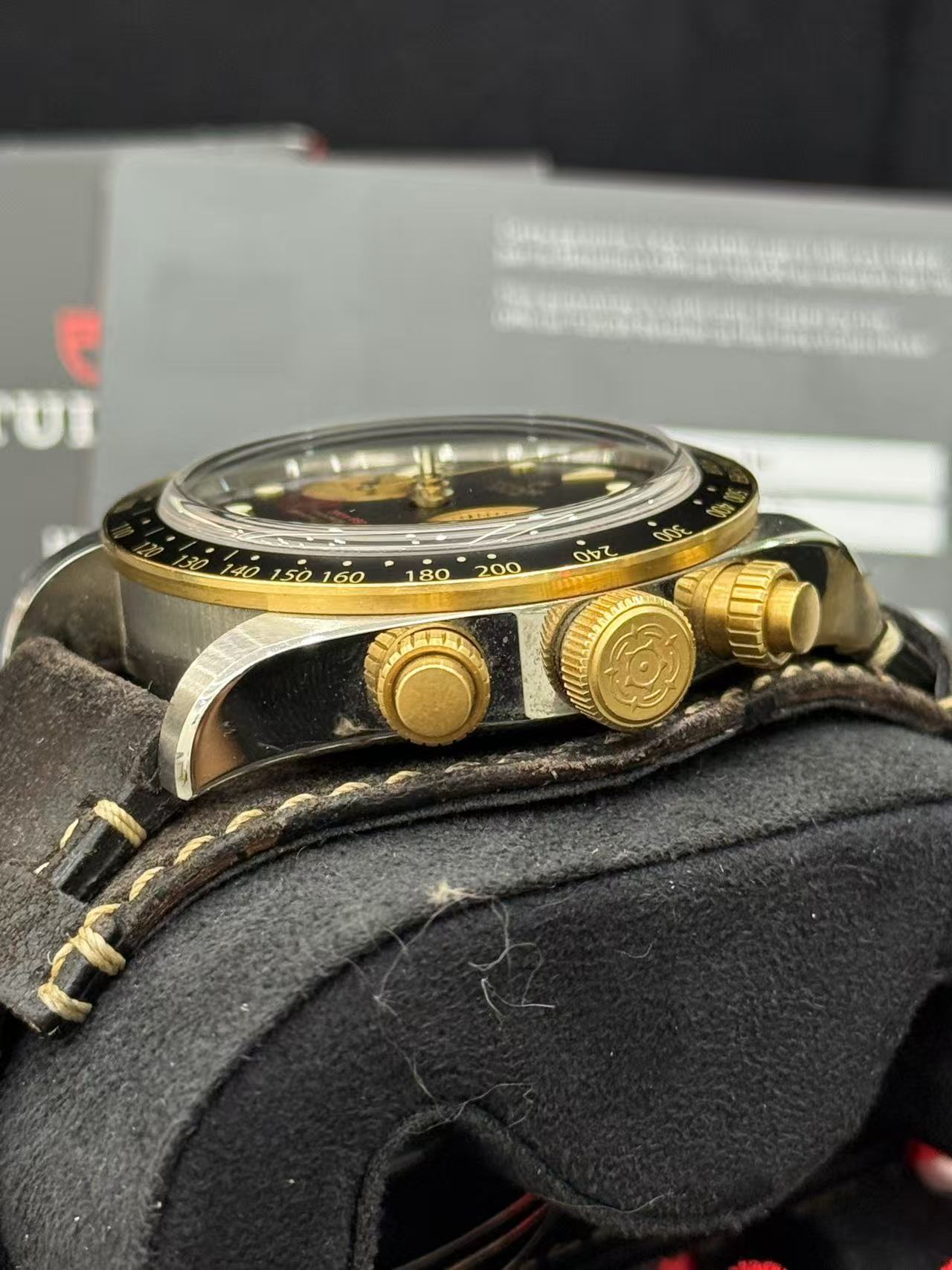 Tudor m79363n-0002 detail 2