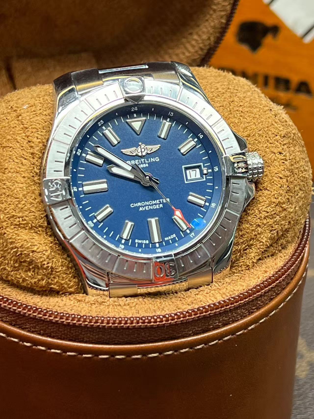 Breitling A17318101C1A1 detail 4