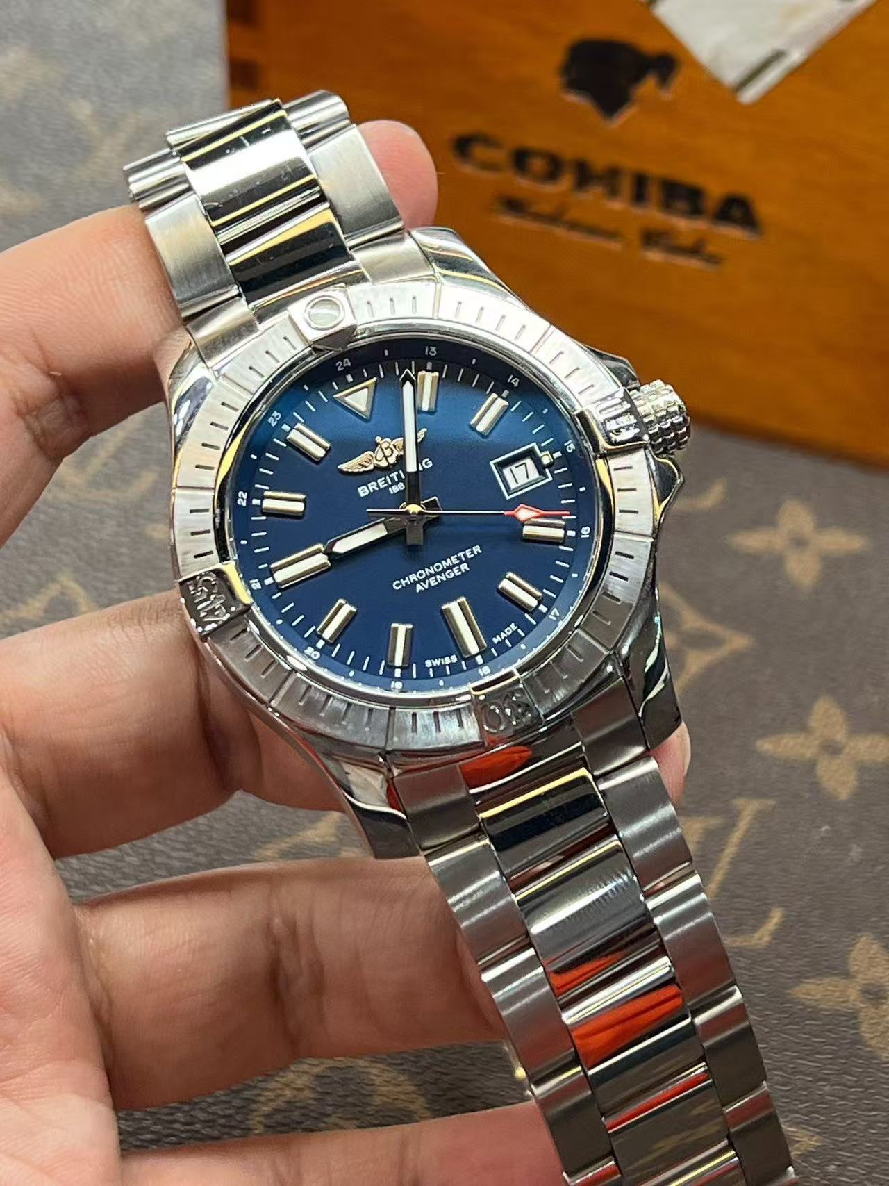 Breitling A17318101C1A1 detail 5
