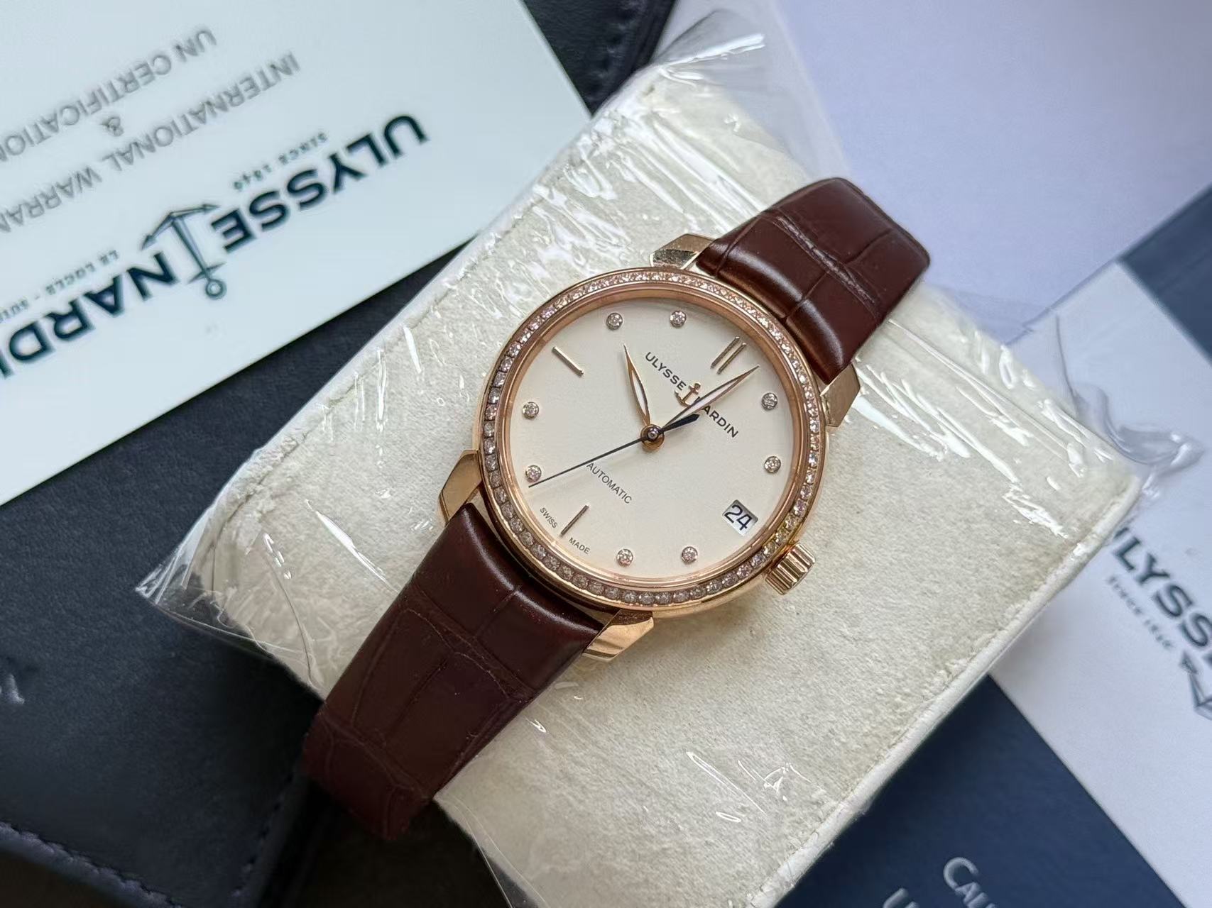Ulysse Nardin 8106-116B-2 / 990 detail 4