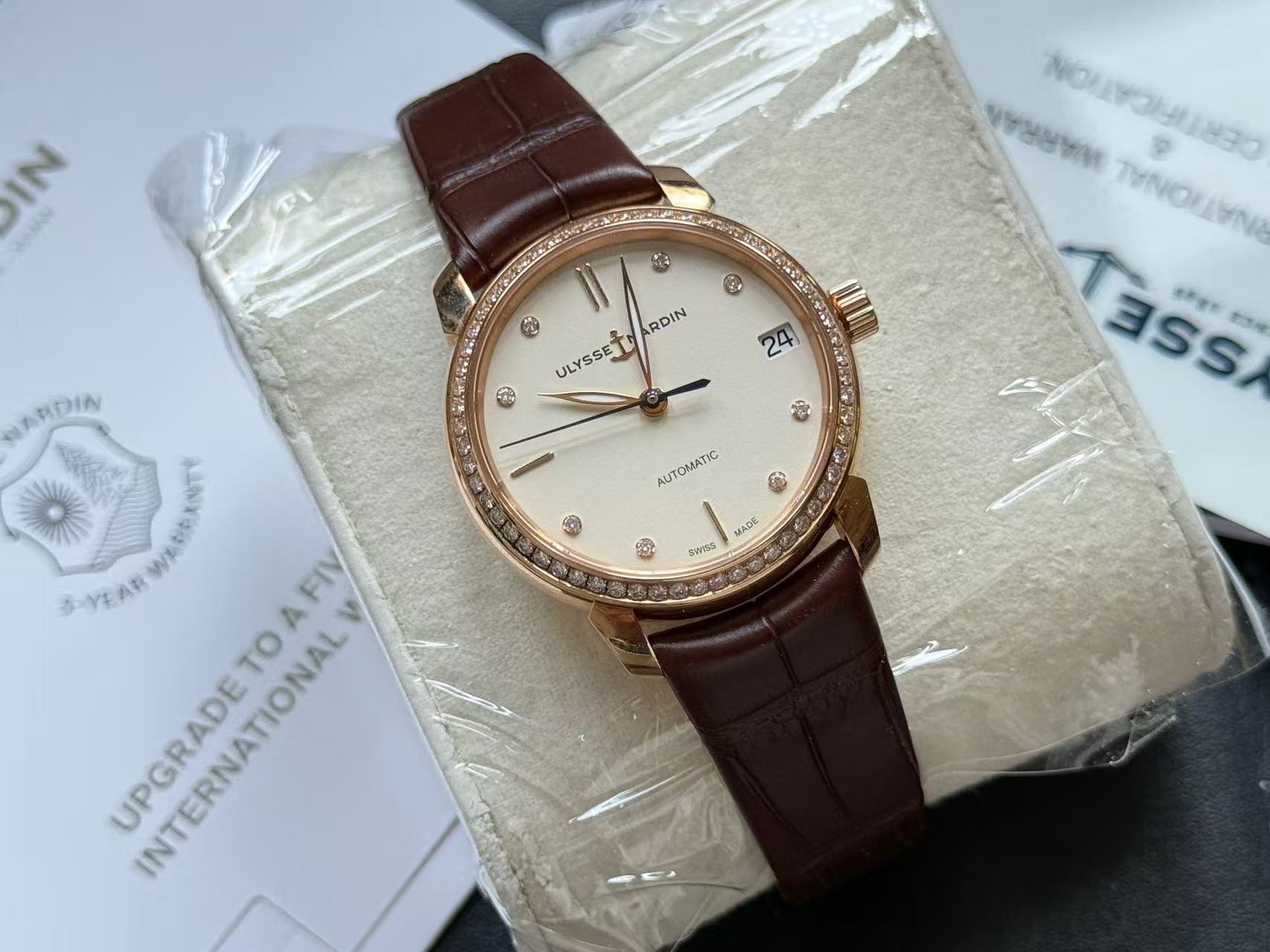 Ulysse Nardin 8106-116B-2 / 990 detail 2