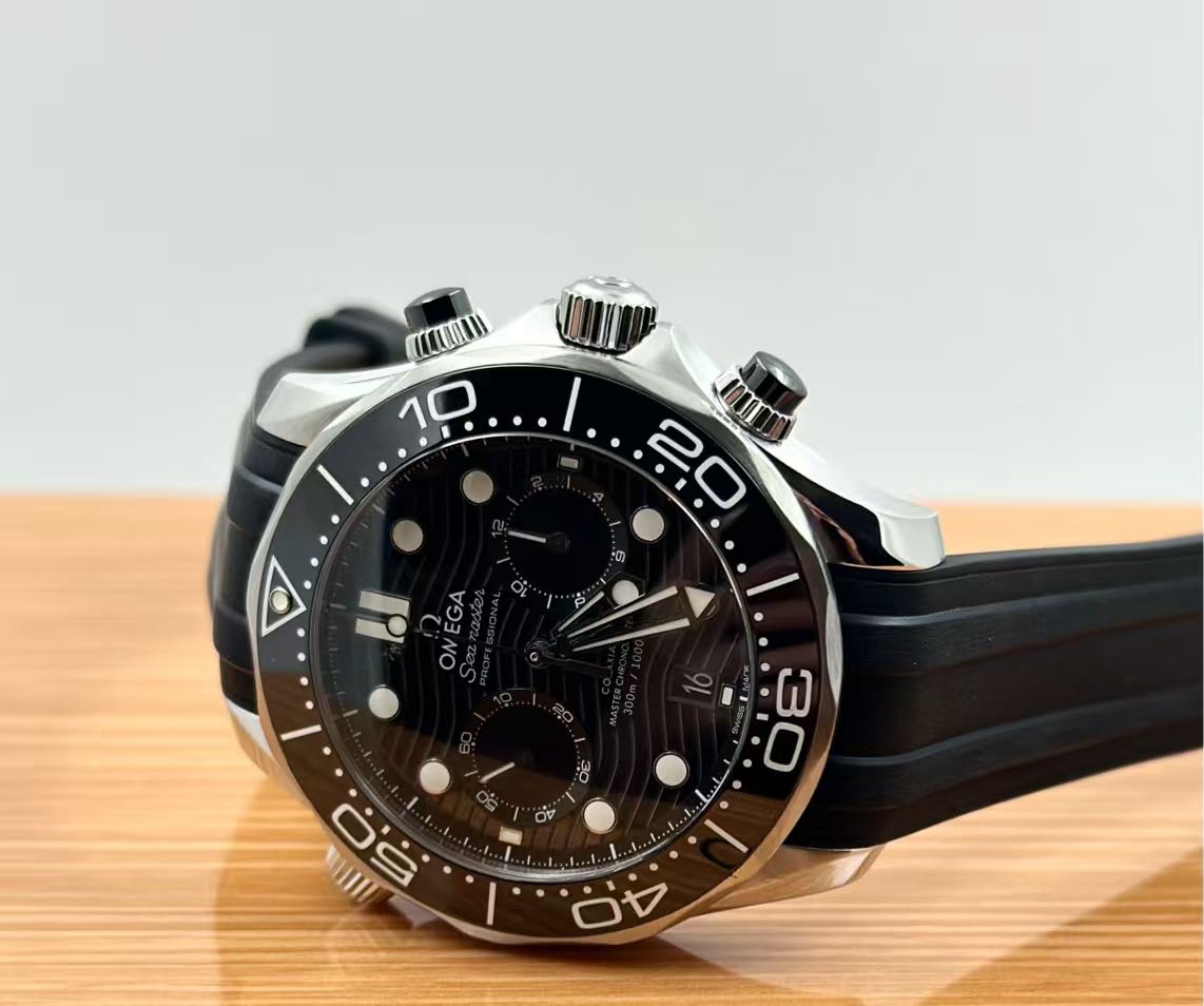 Omega 210.32.44.51.01.001 detail 1