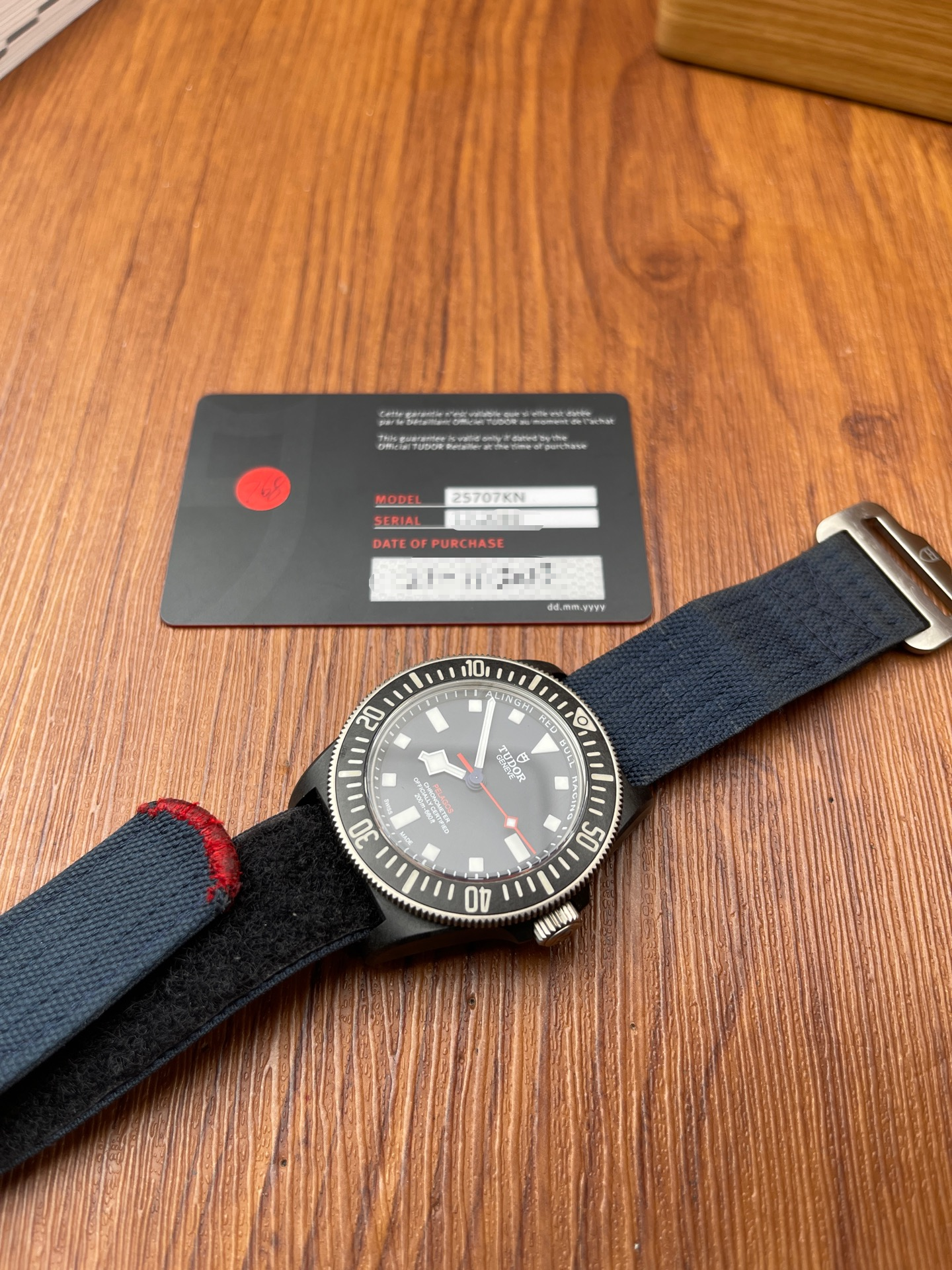 Tudor 25707KN detail 5