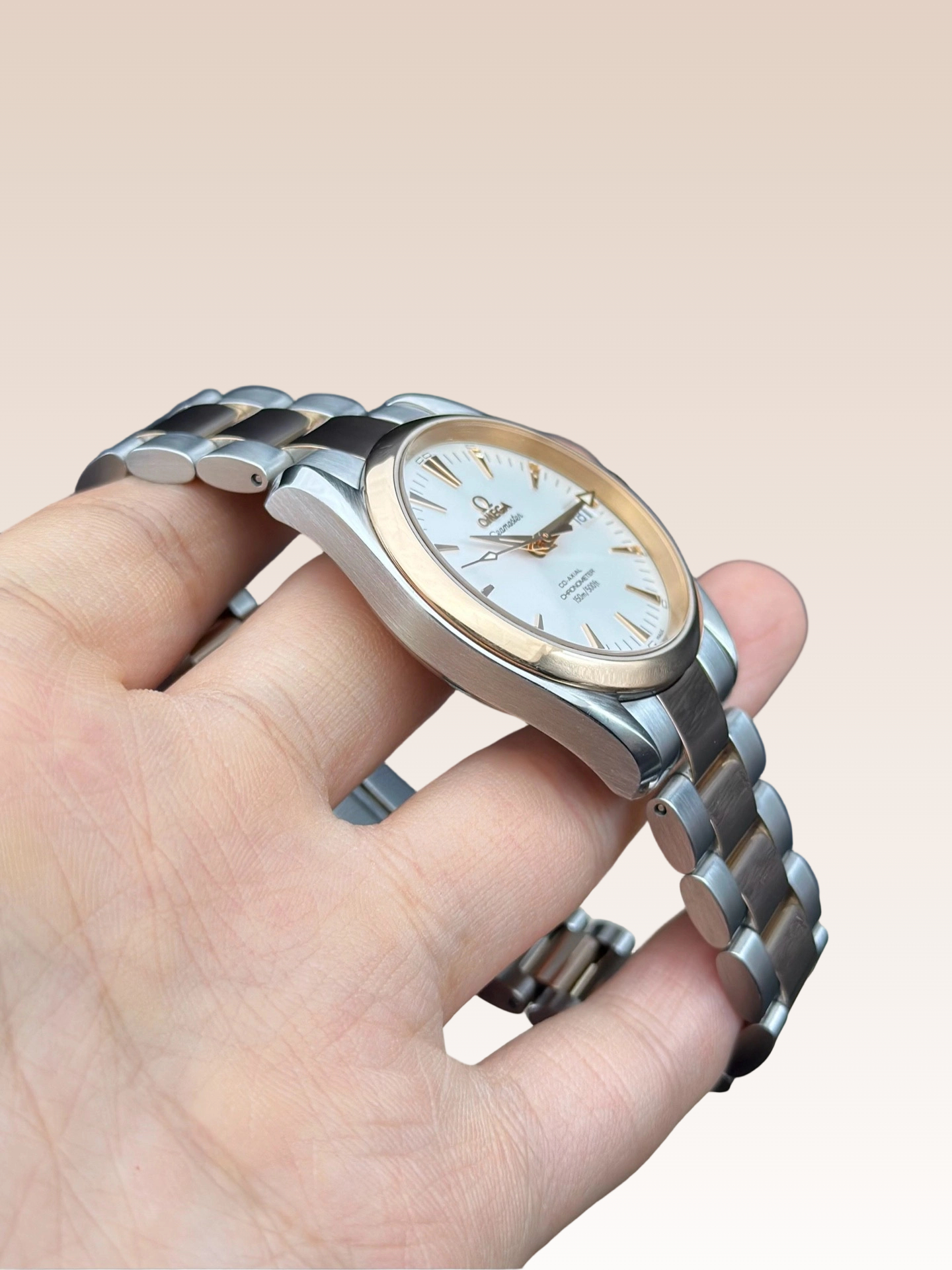 Omega 2304.30.00 detail 2