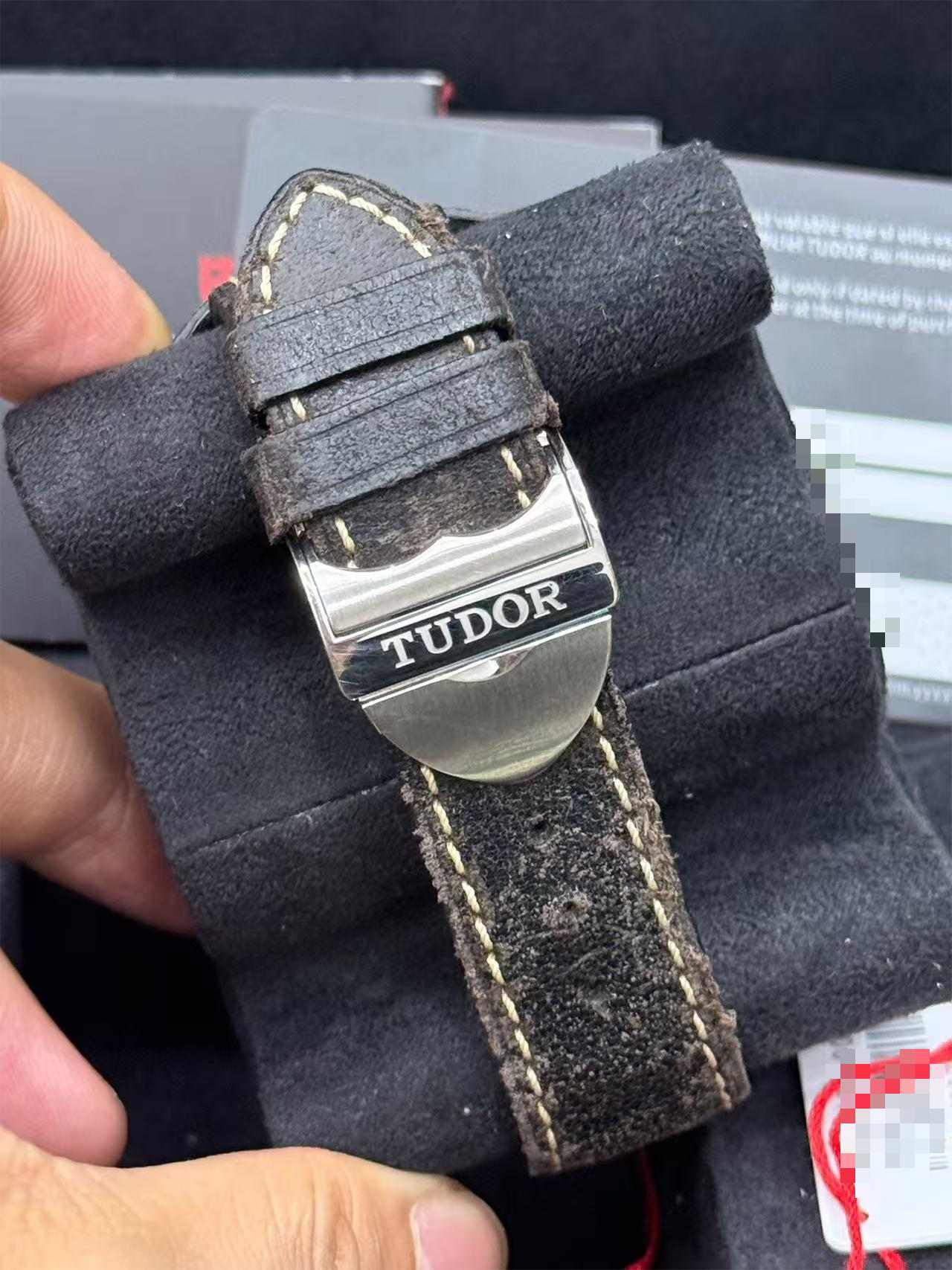 Tudor m79363n-0002 detail 4