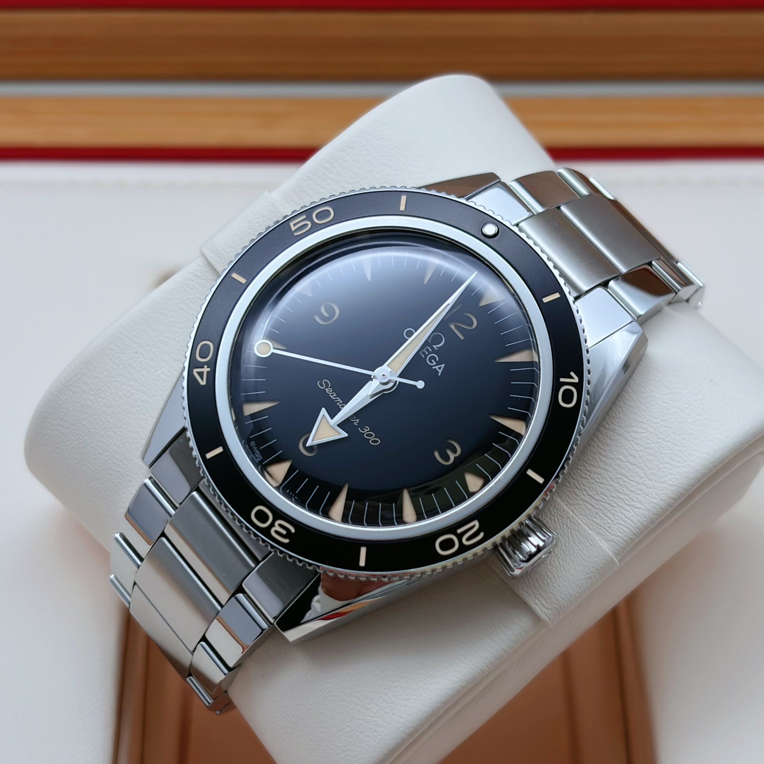 Omega 234.30.41.21.01.001 detail 3