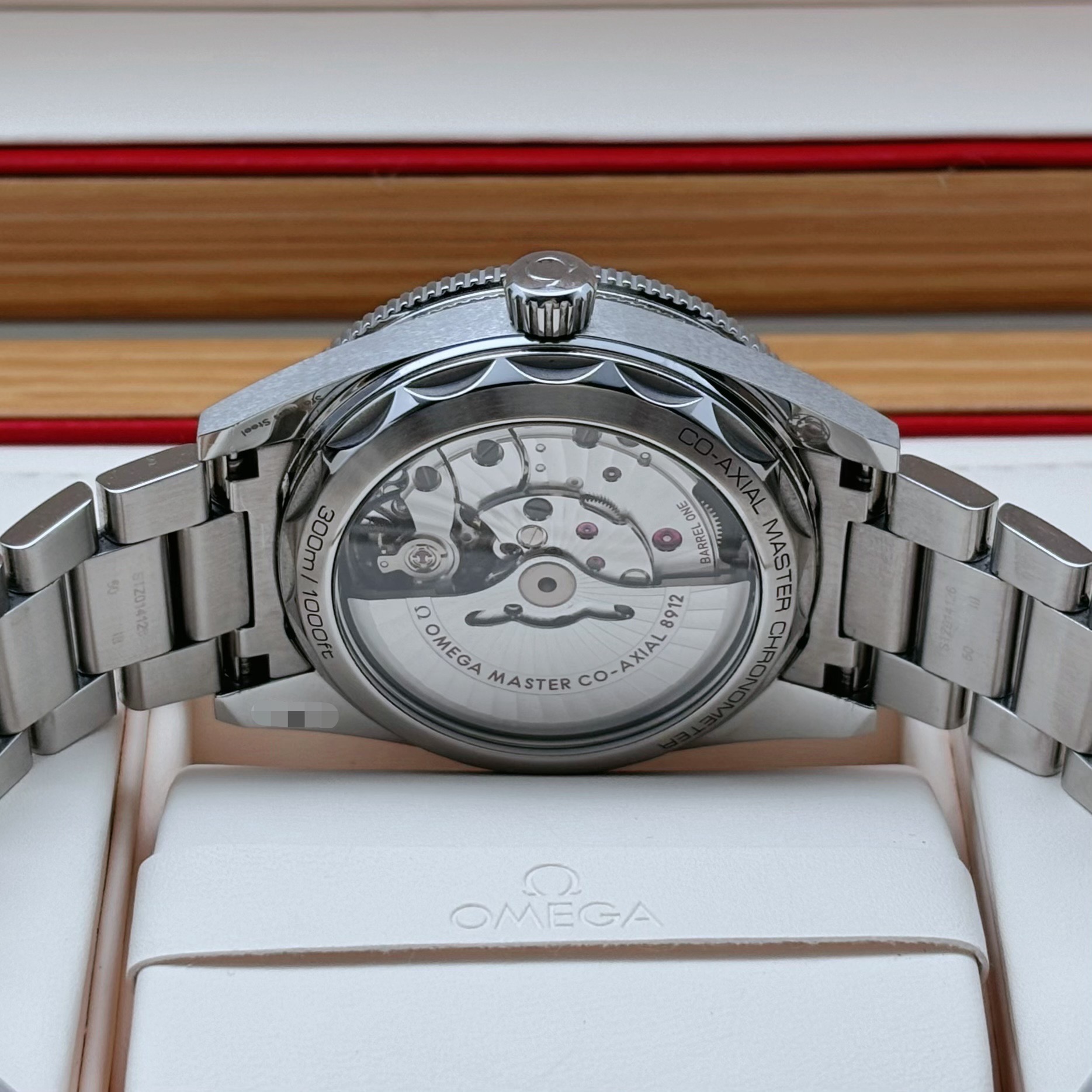 Omega 234.30.41.21.01.001 detail 5