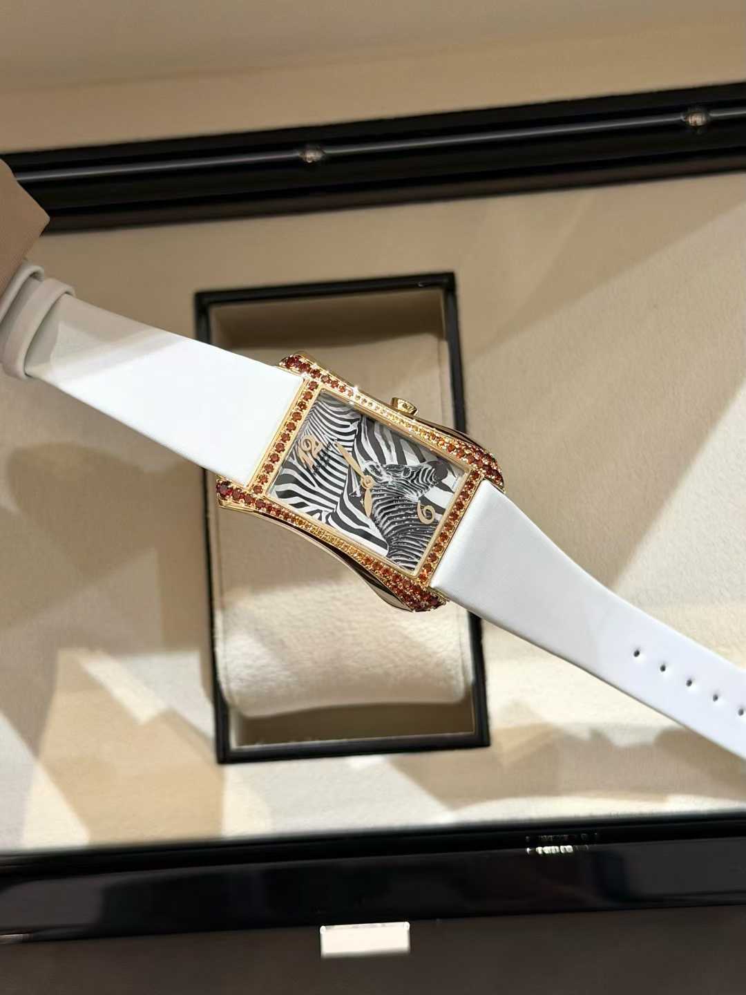 Patek Philippe 4962 / 200R-010 detail 2