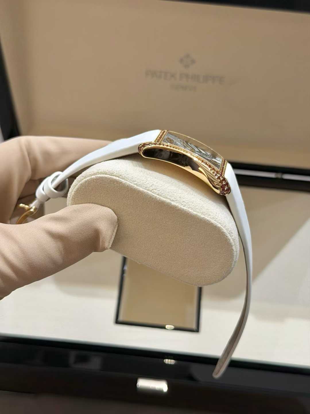Patek Philippe 4962 / 200R-010 detail 3