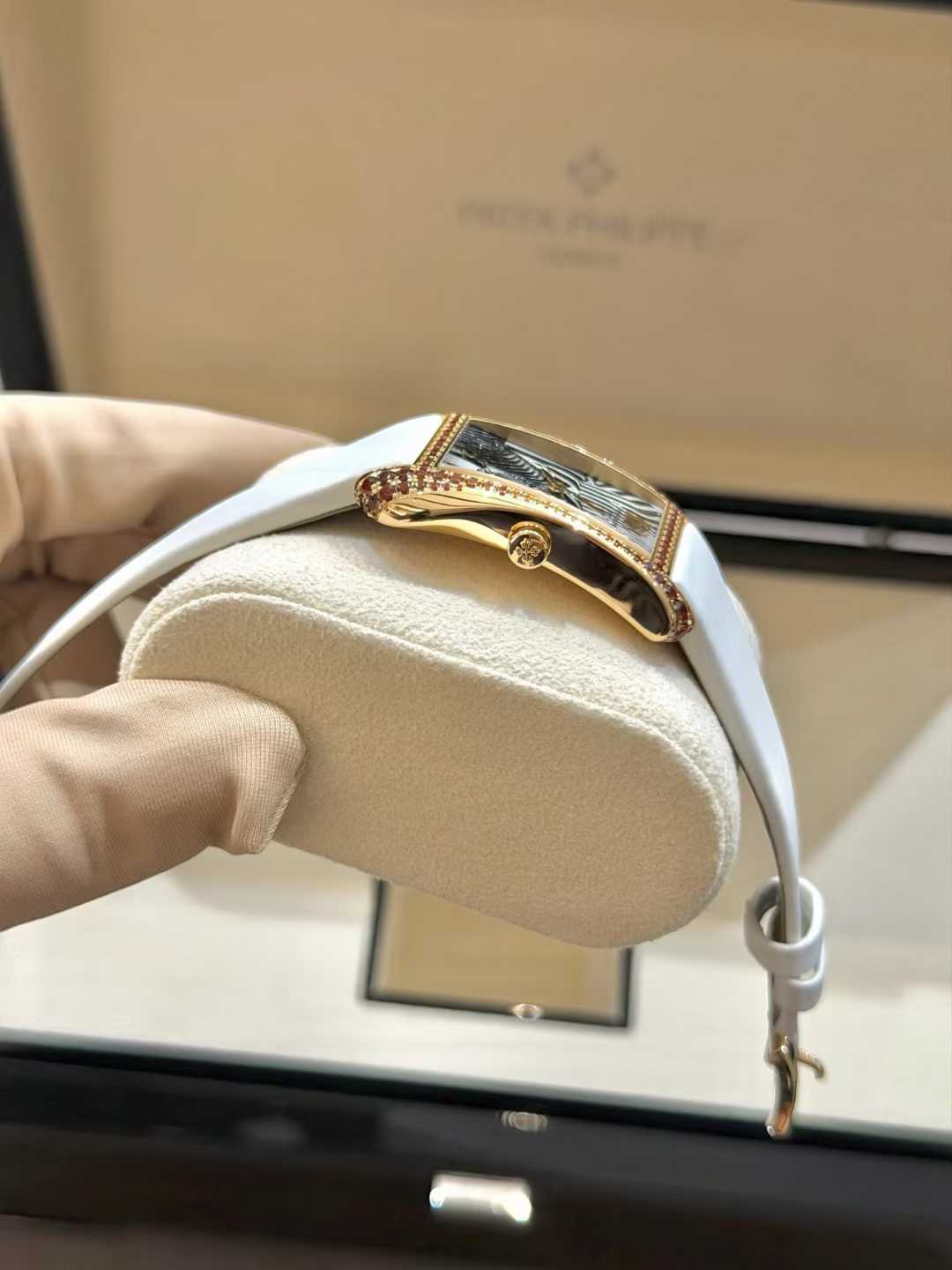 Patek Philippe 4962 / 200R-010 detail 4