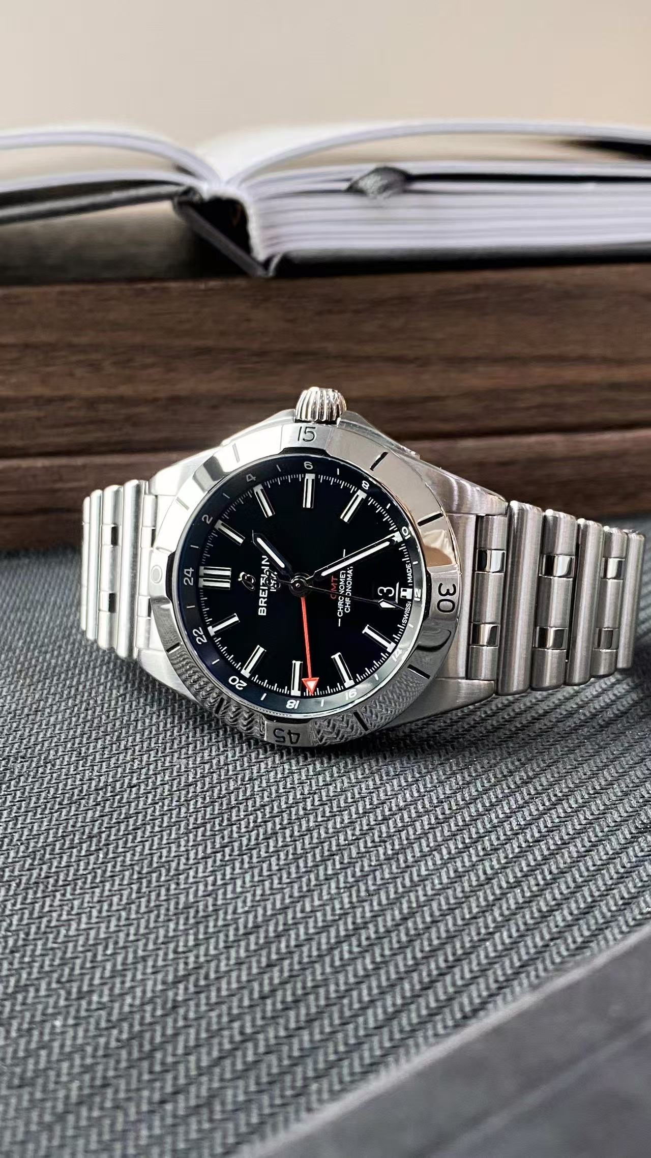 Breitling A32398101B1A1 detail 2