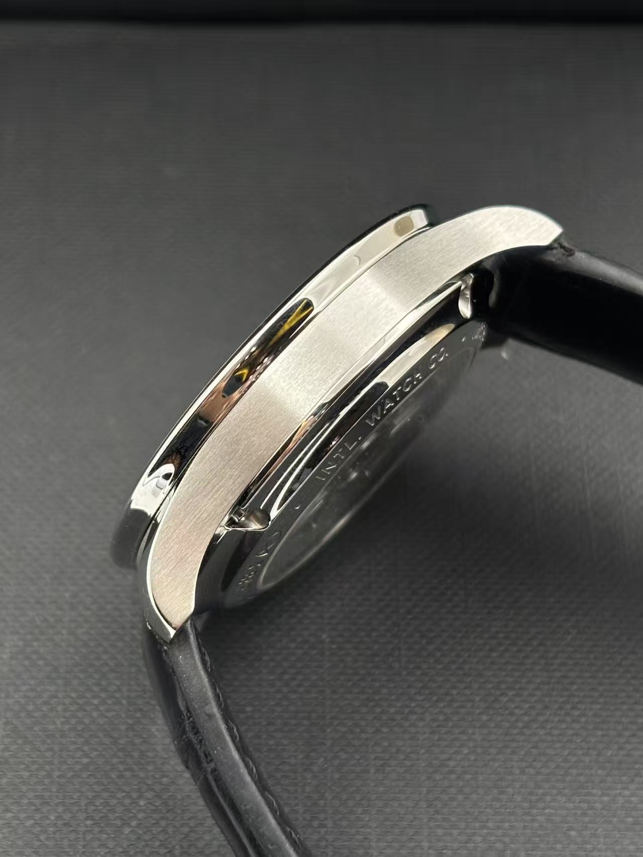IWC IW371604 detail 3