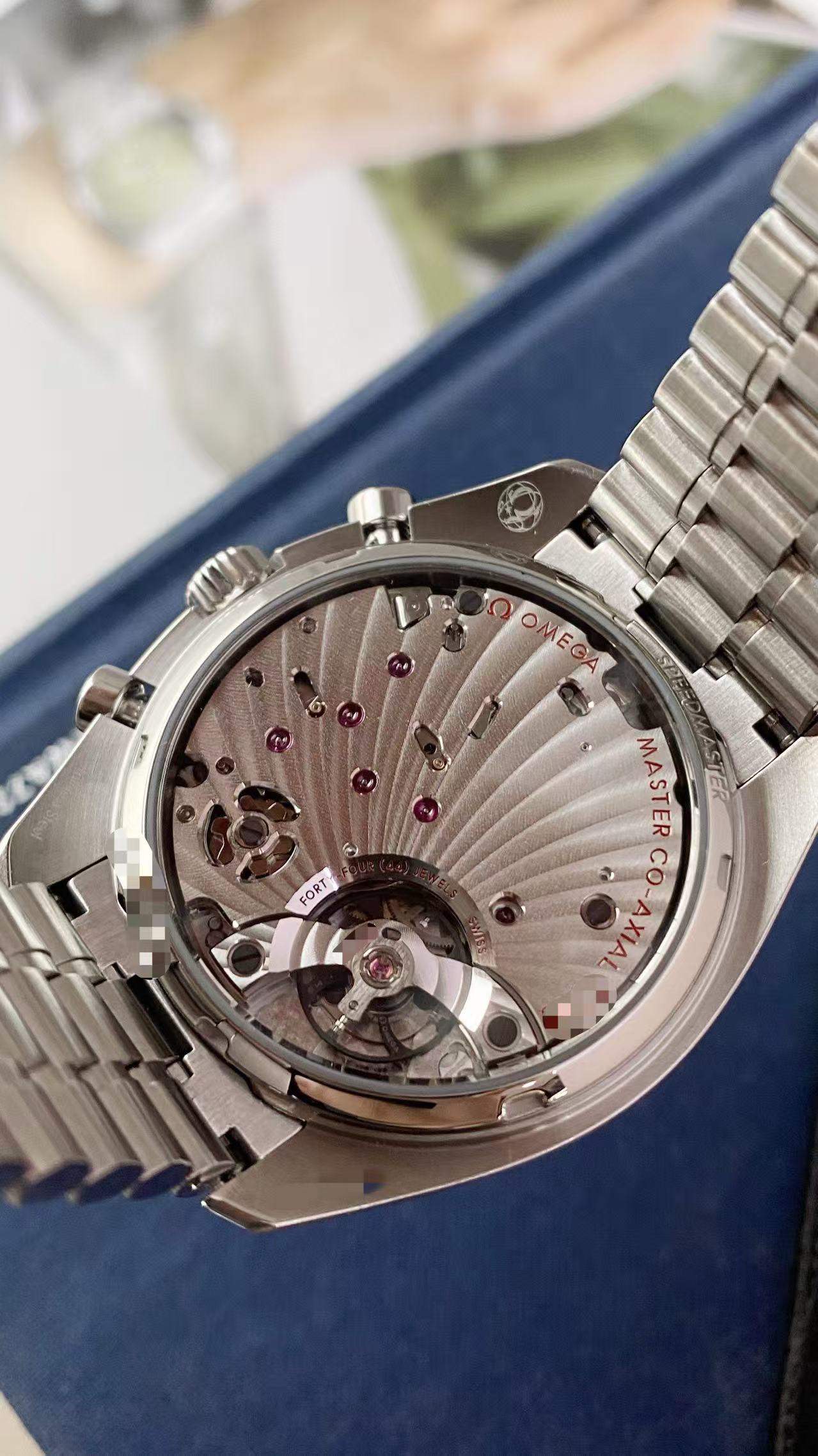 Omega 329.30.43.51.03.001 detail 7