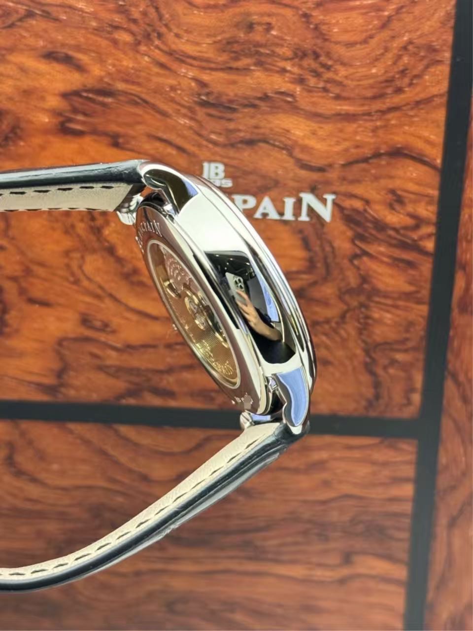 Blancpain 6654 1127 55B detail 2