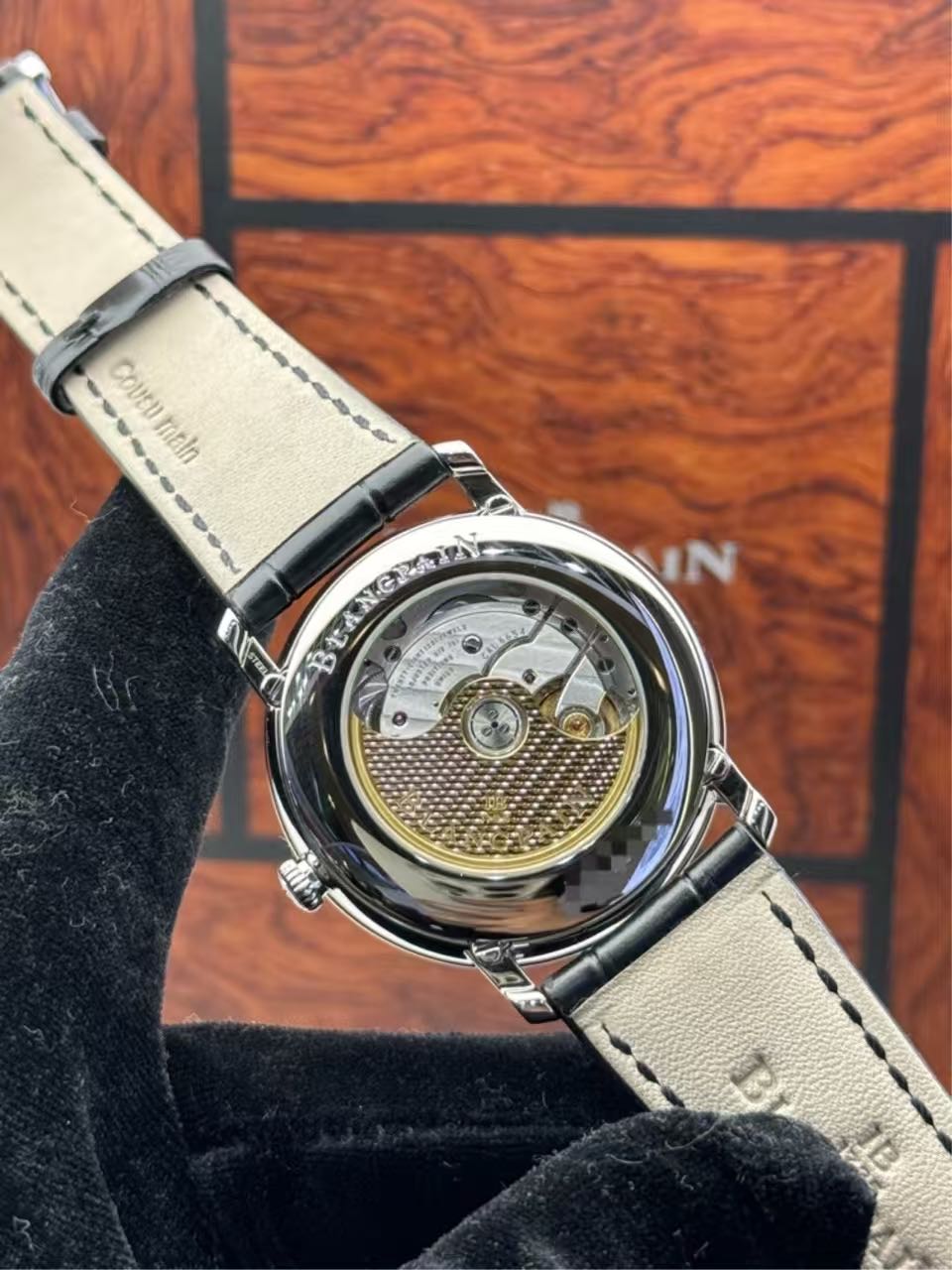 Blancpain 6654 1127 55B detail 3