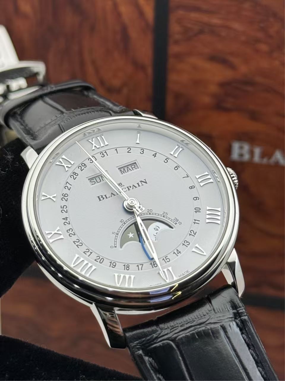 Blancpain 6654 1127 55B detail 1