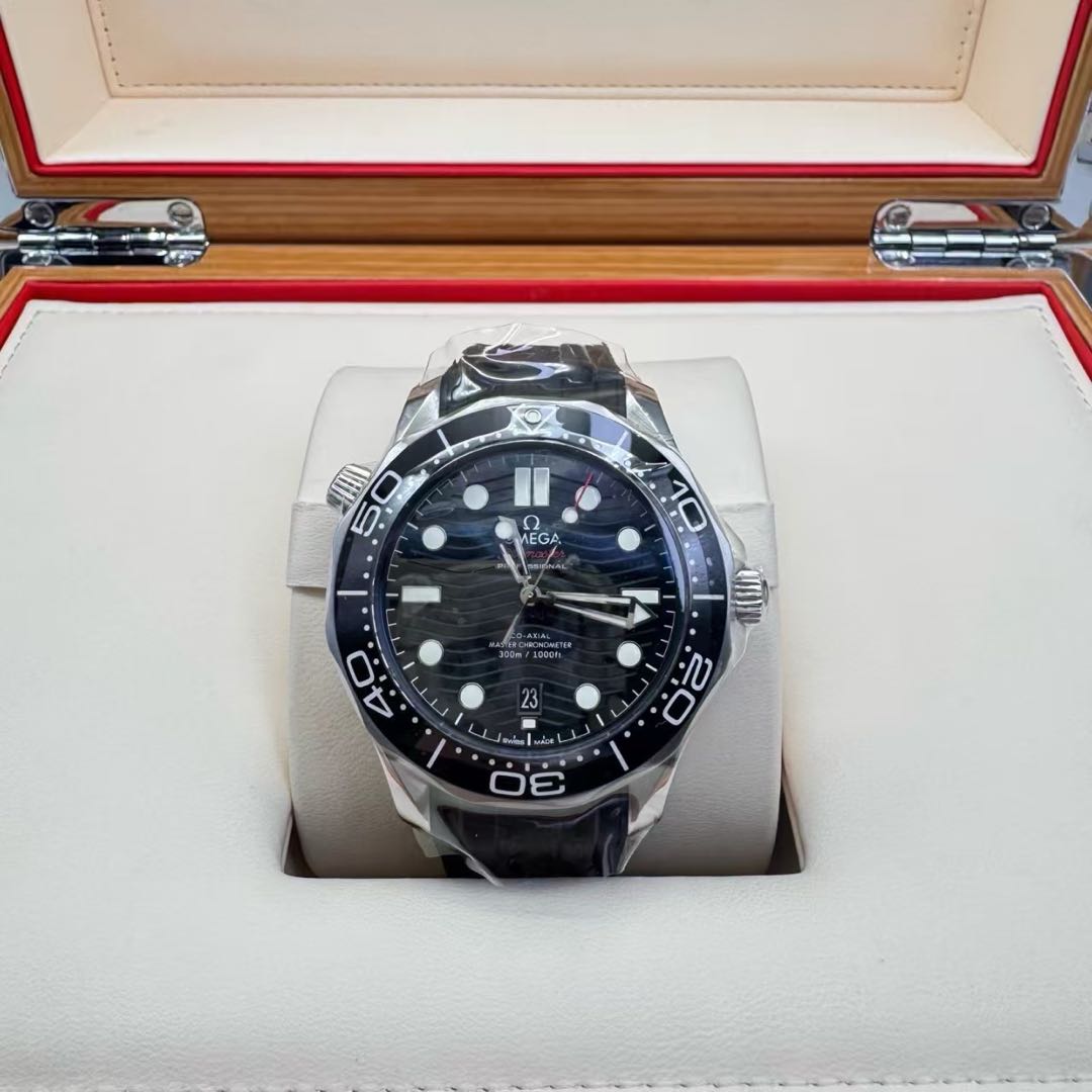Omega 210.32.42.20.01.001 detail 1