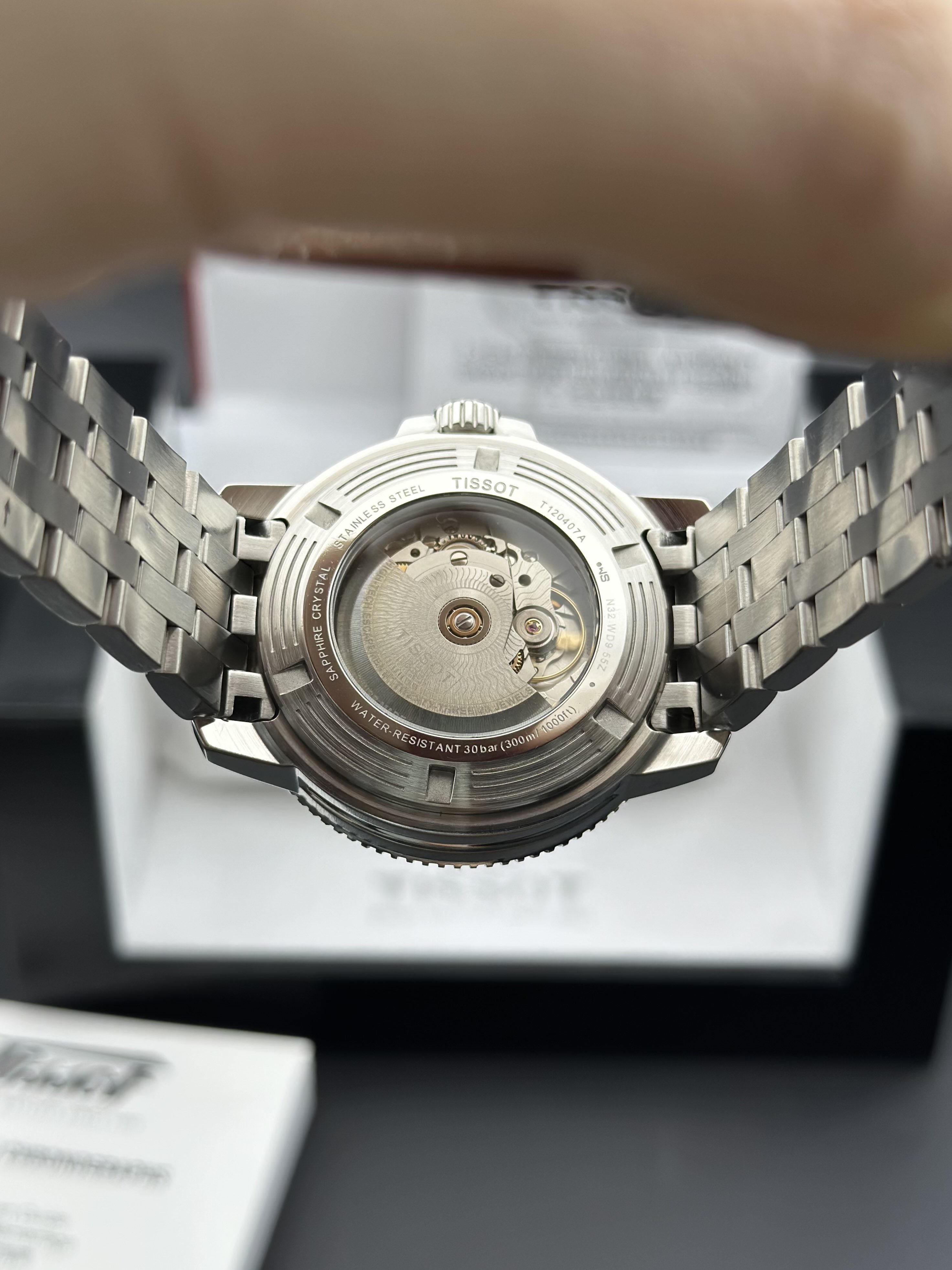 Tissot T1204071104100 detail 6