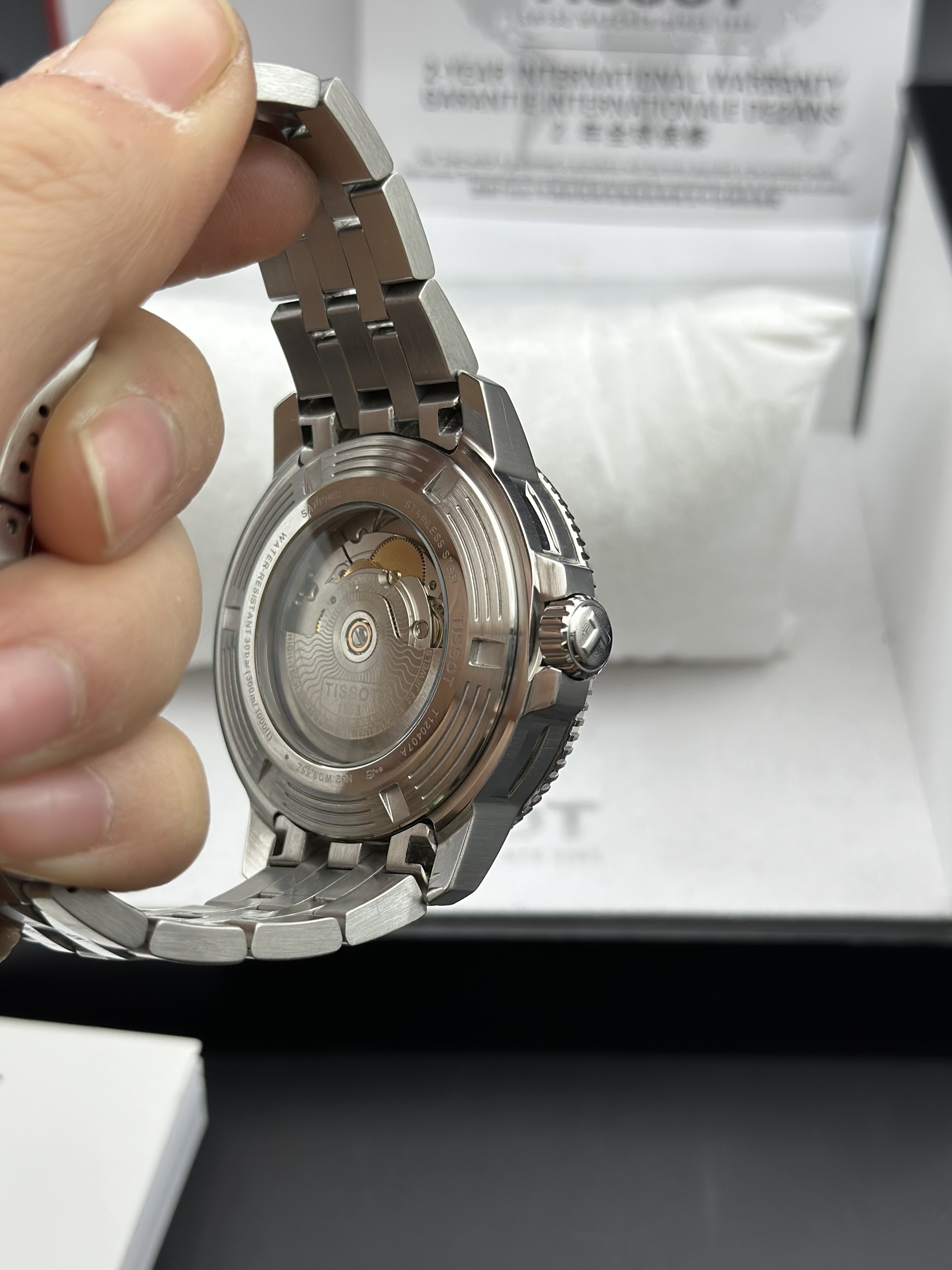 Tissot T1204071104100 detail 5