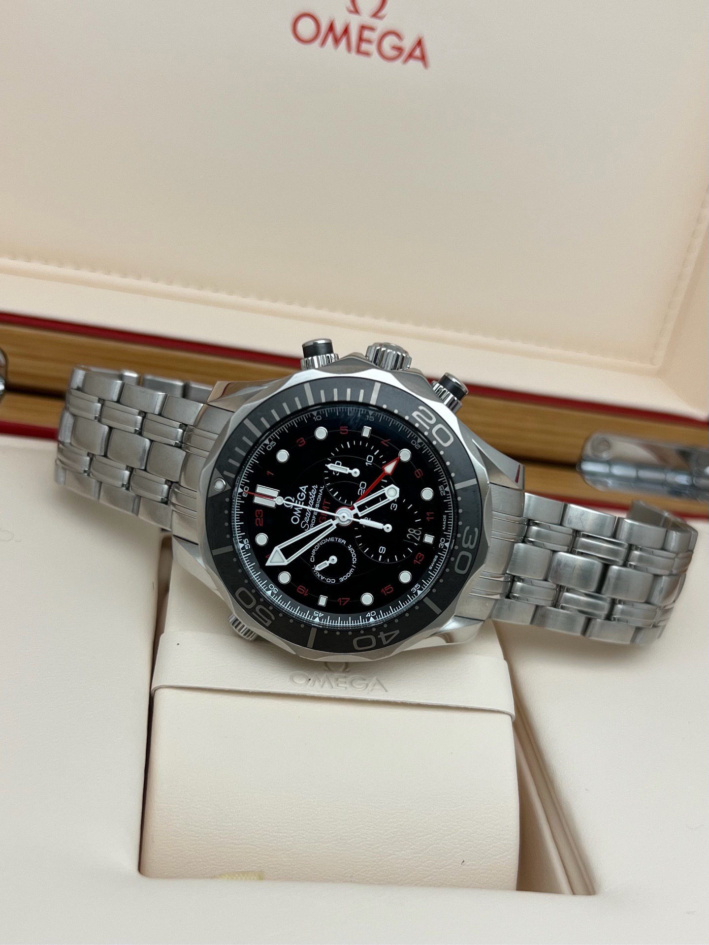 Omega 212.30.44.52.01.001 detail 1