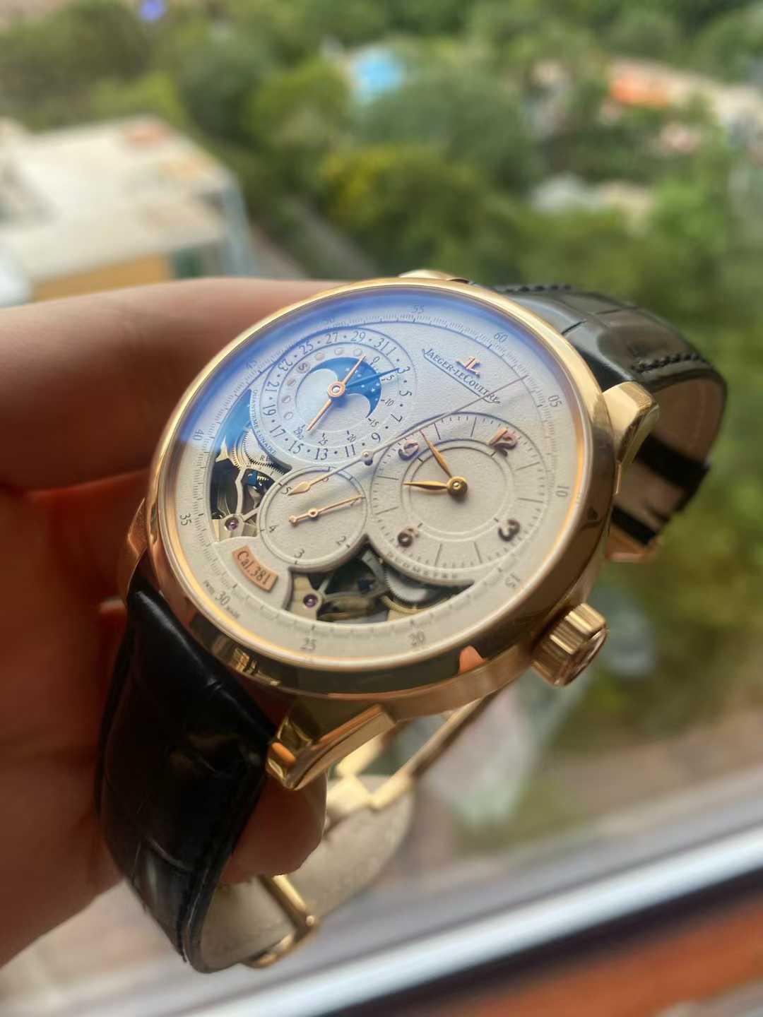 Jaeger-LeCoultre 6042420 detail 2