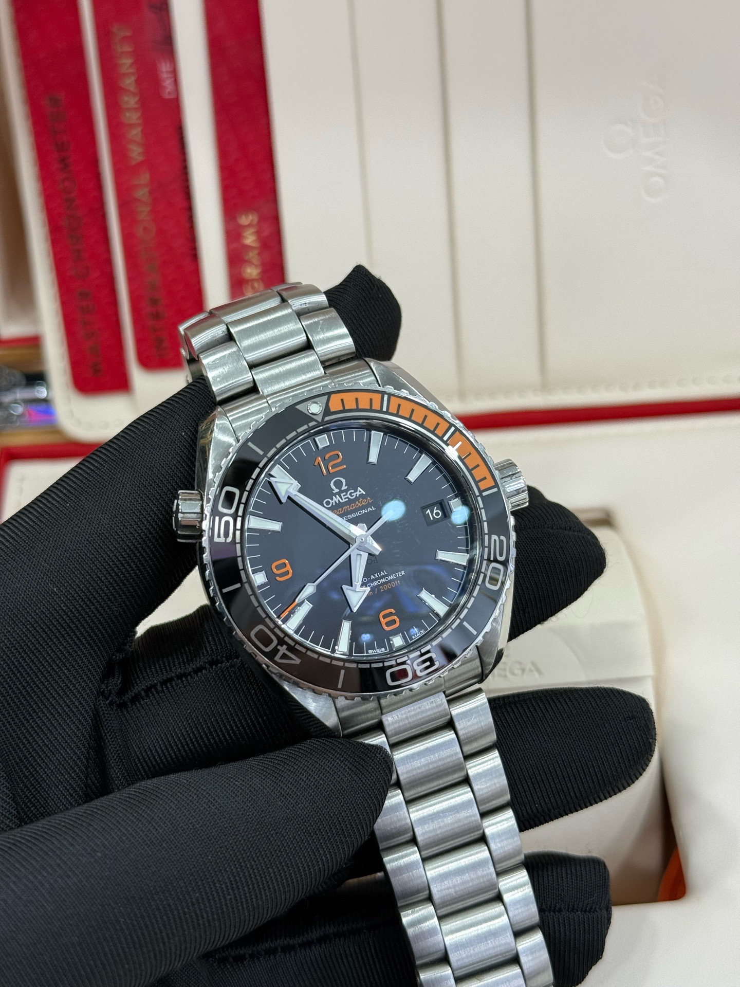 Omega 215.30.44.21.01.002 detail 5