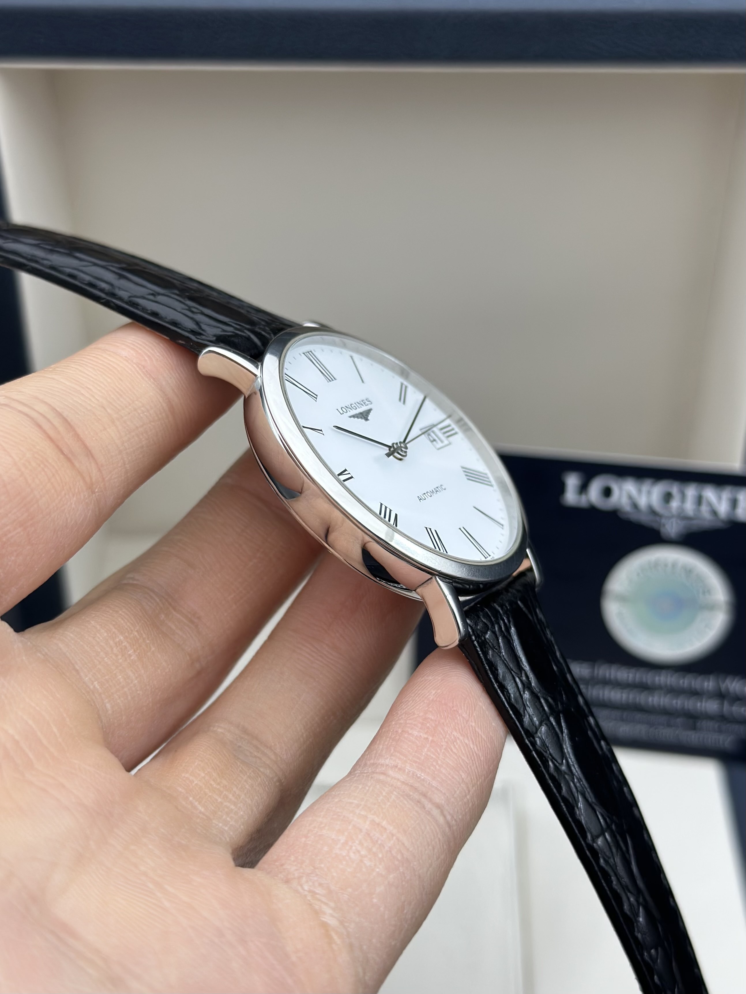 Longines L4.810.4.11.2 detail 2