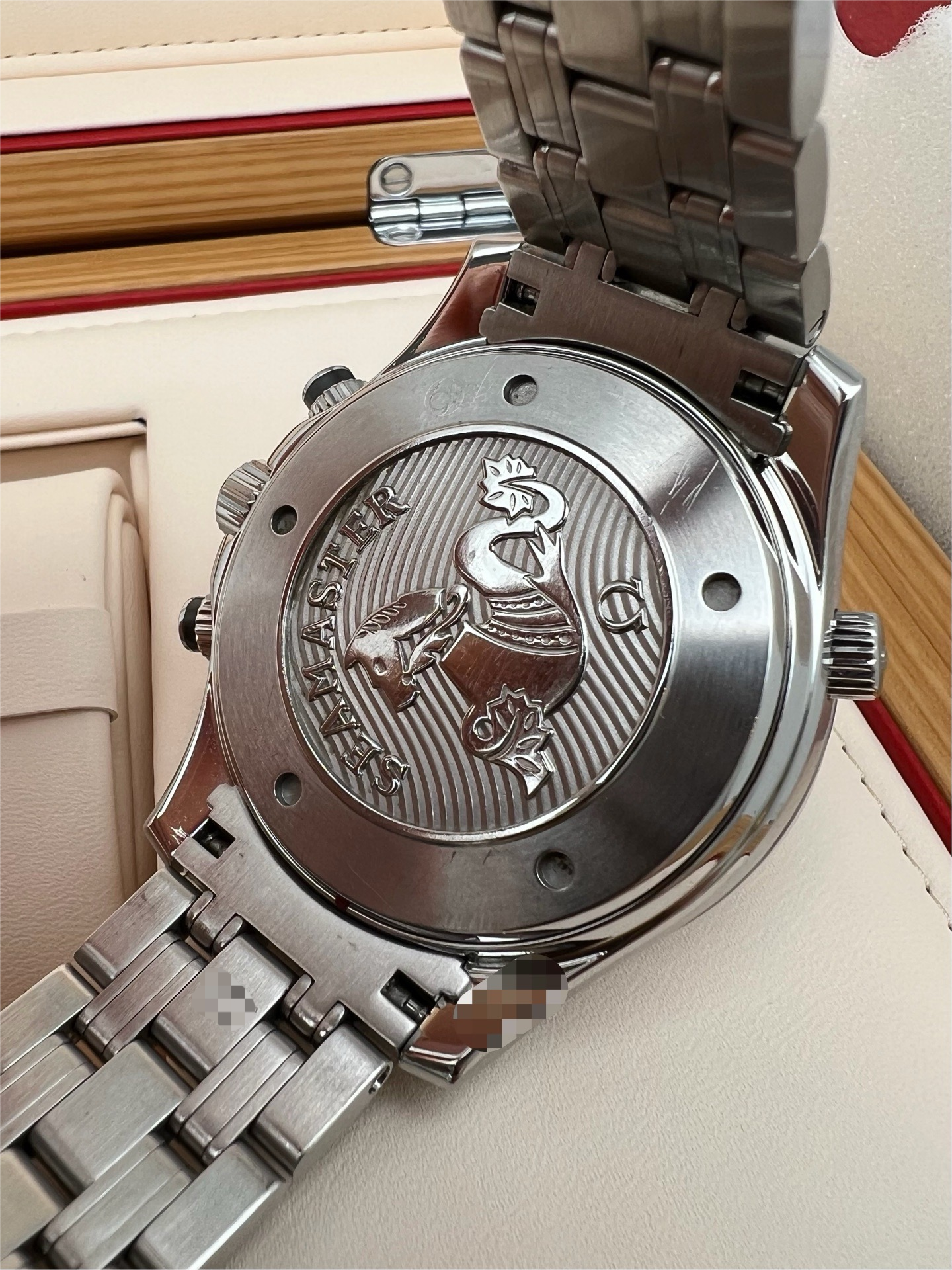 Omega 212.30.44.52.01.001 detail 3