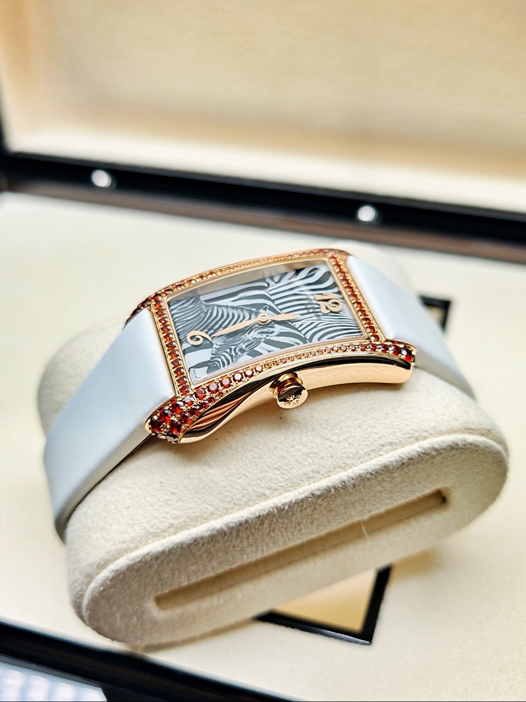Patek Philippe 4962 / 200R-010 detail 1