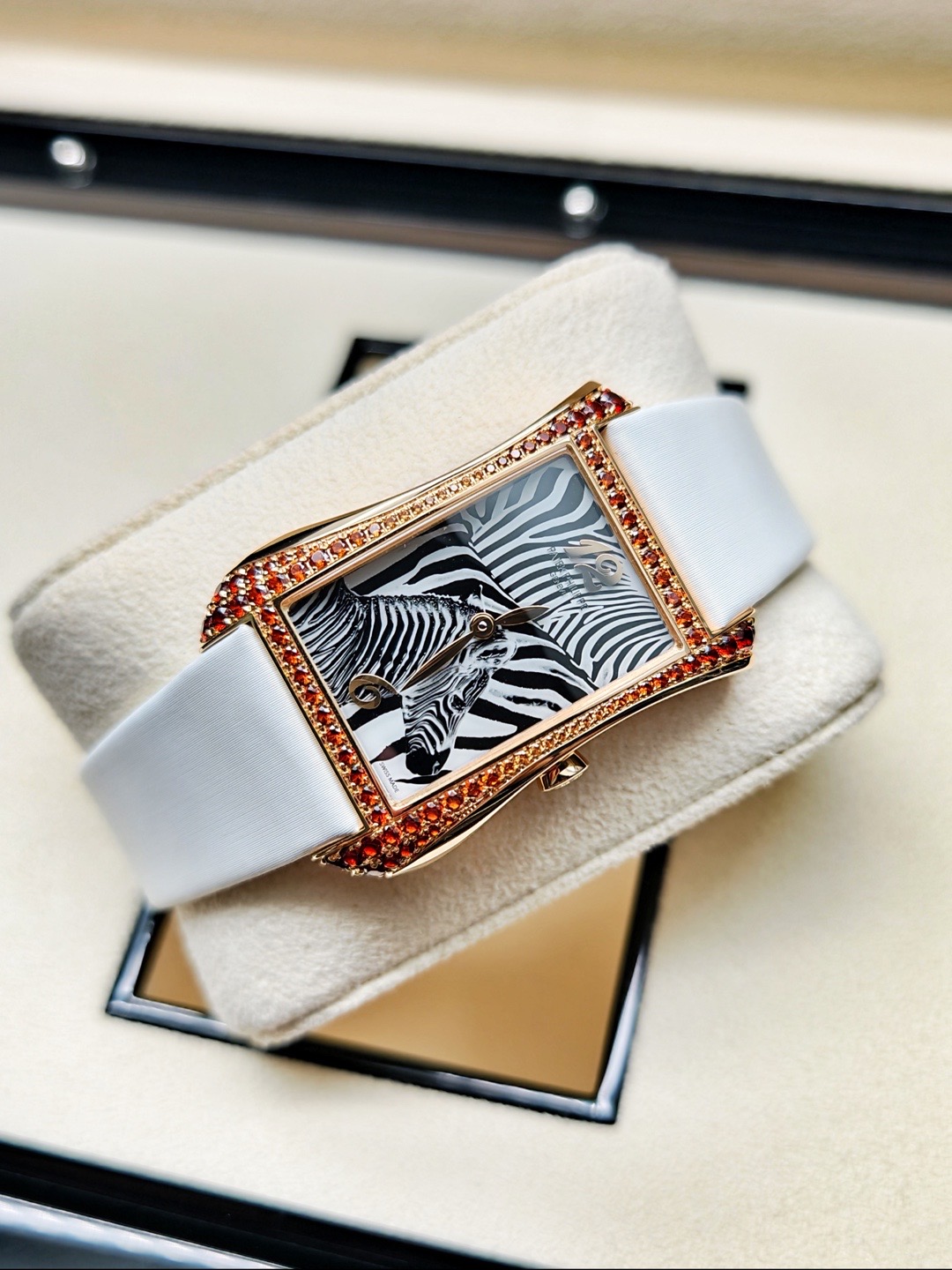 Patek Philippe 4962 / 200R-010 detail 4