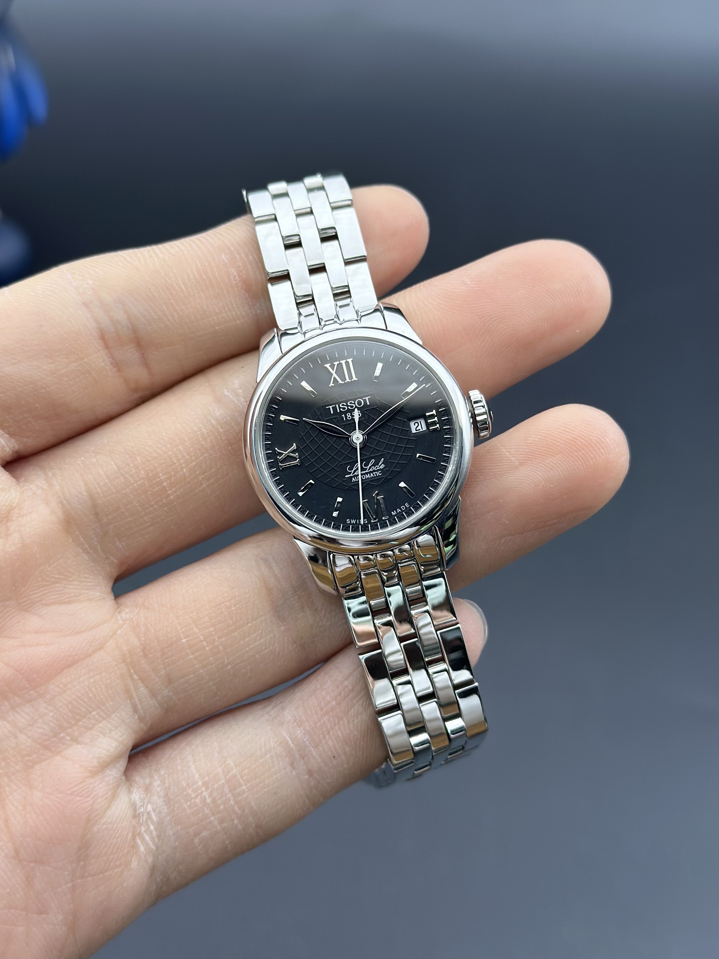 Tissot T41.1.183.53 detail 1